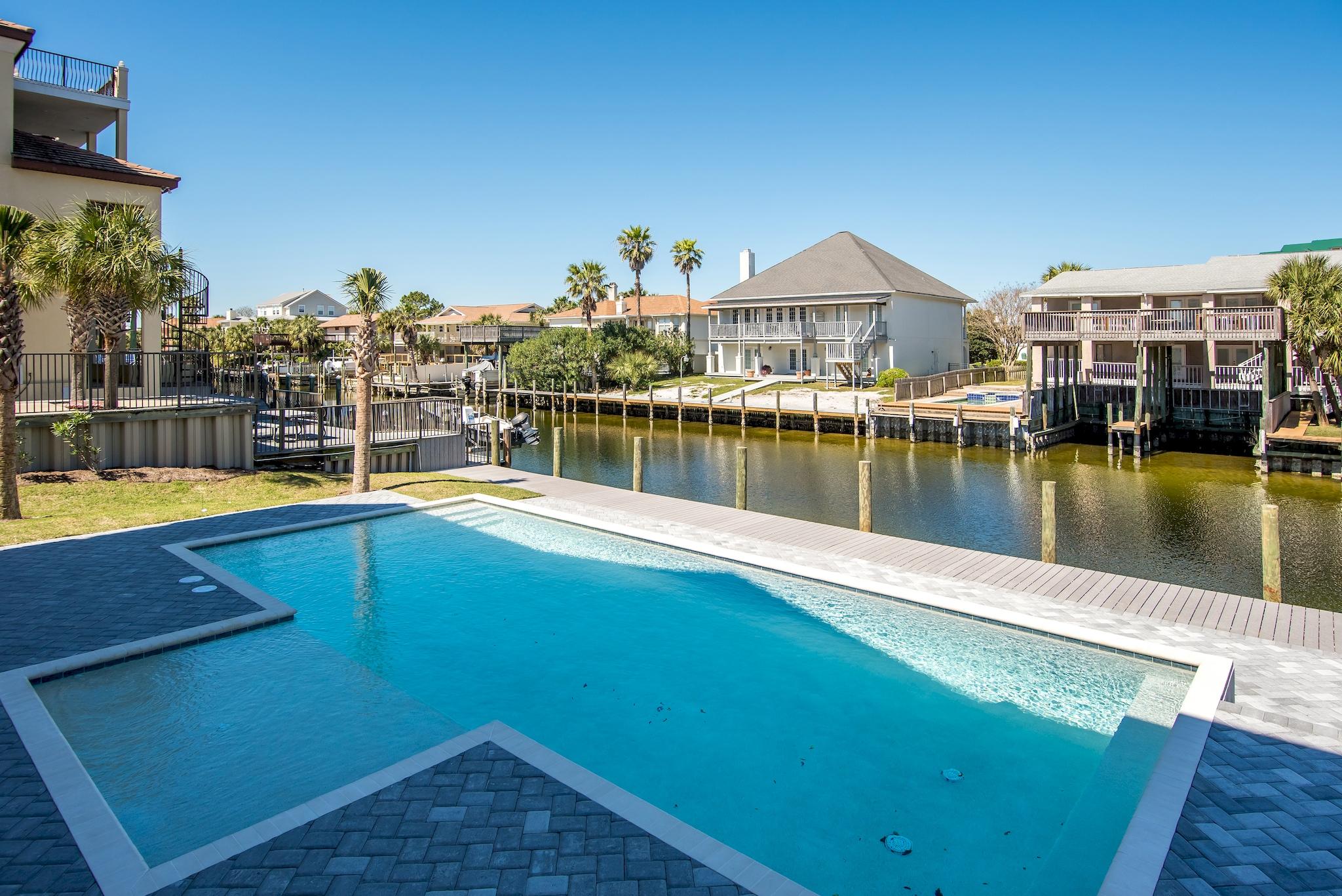HOLIDAY ISLE - Residential