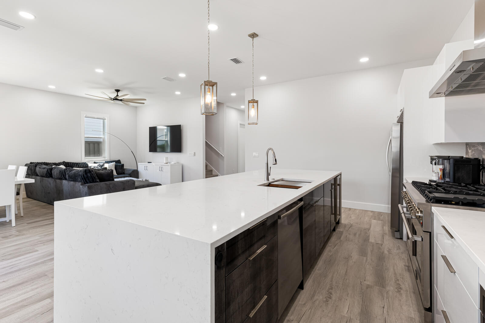 FRANGISTA BEACH 2ND ADDN - Residential