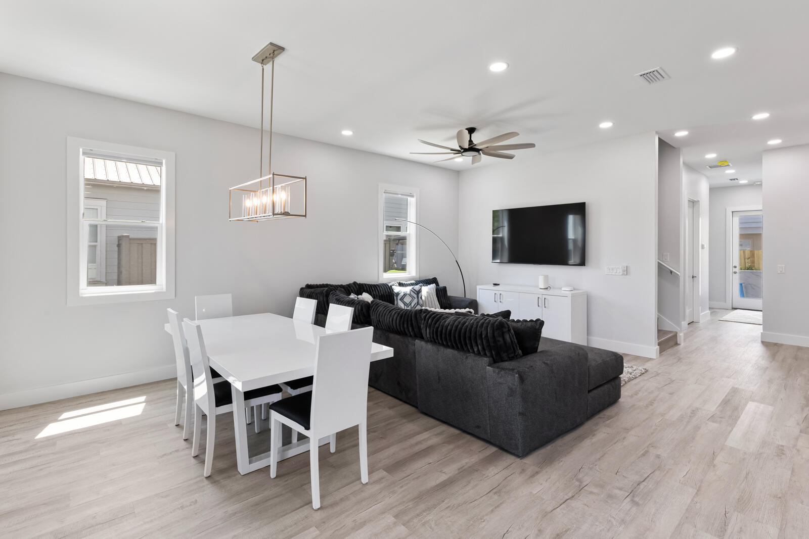 FRANGISTA BEACH 2ND ADDN - Residential