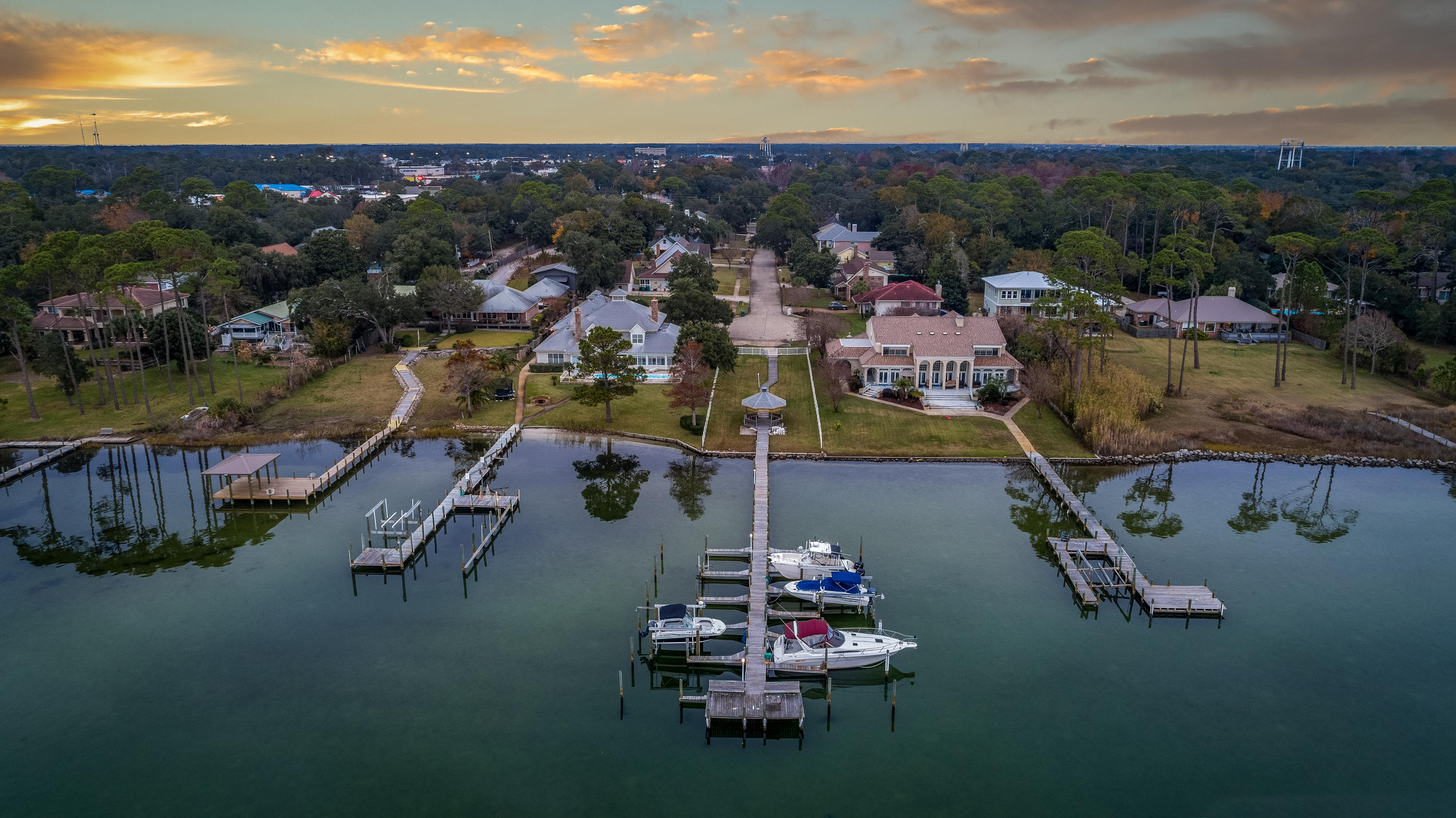 SLEEPY HOLLOW - Residential