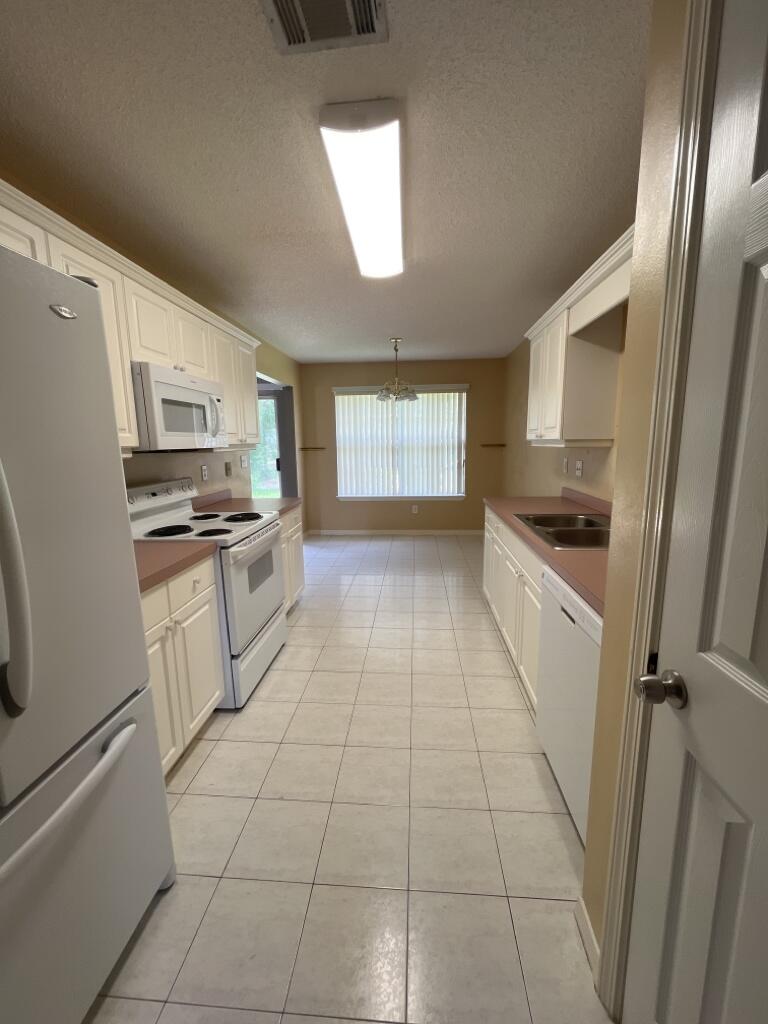 COUNTRYVIEW ESTATES 4TH ADDN PH 6 - Residential Lease
