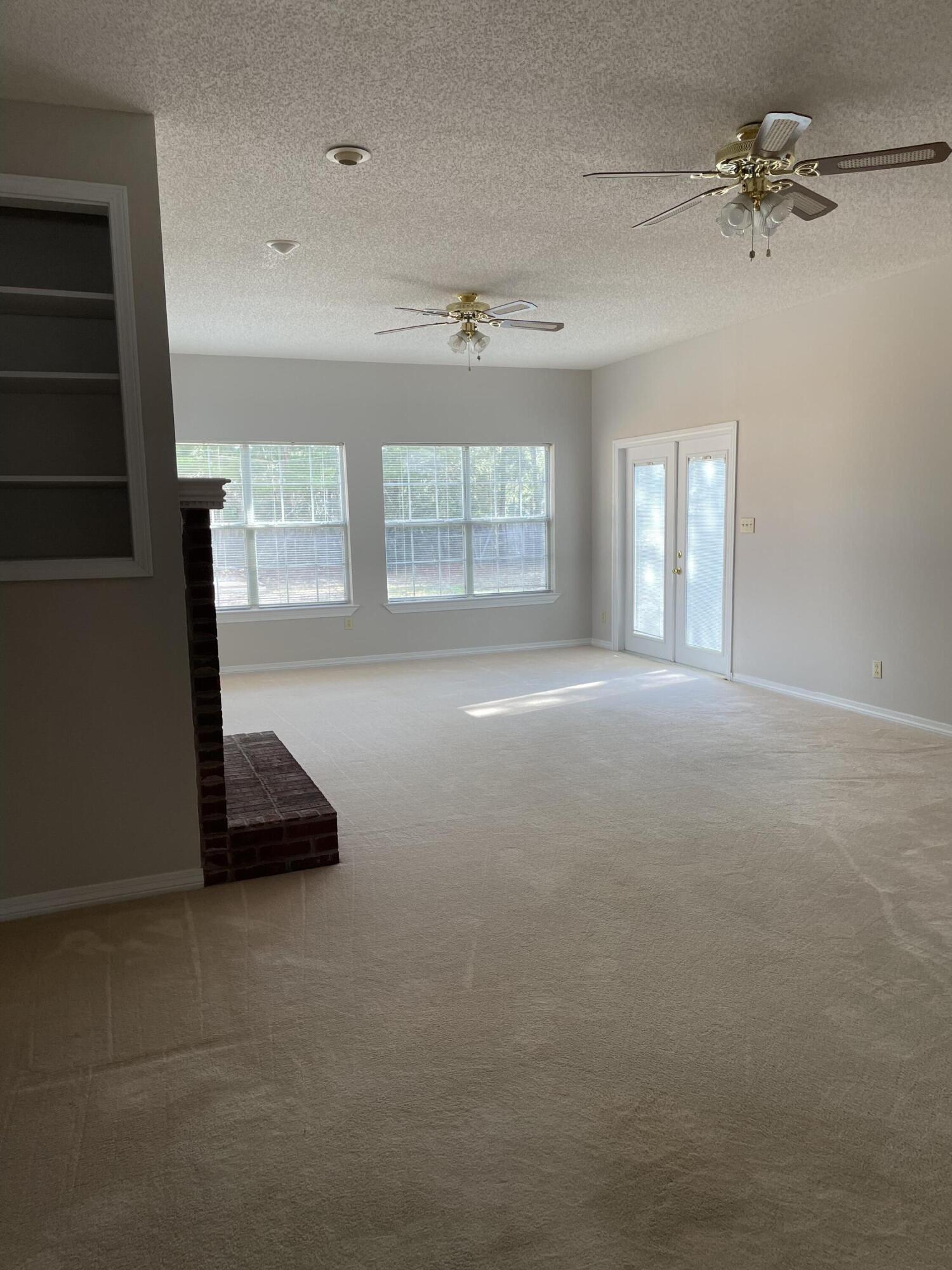 VALPARAISO PINECREST 6 - Residential