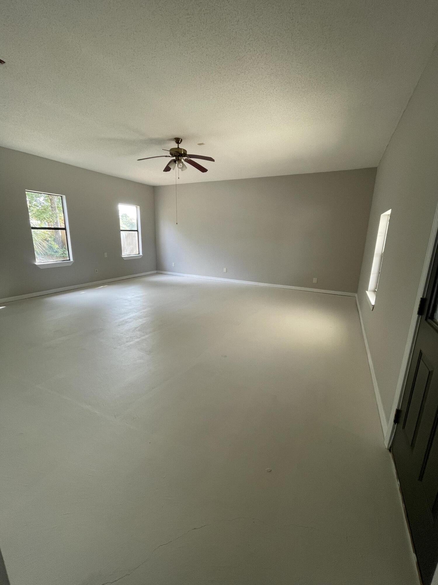 VALPARAISO PINECREST 6 - Residential