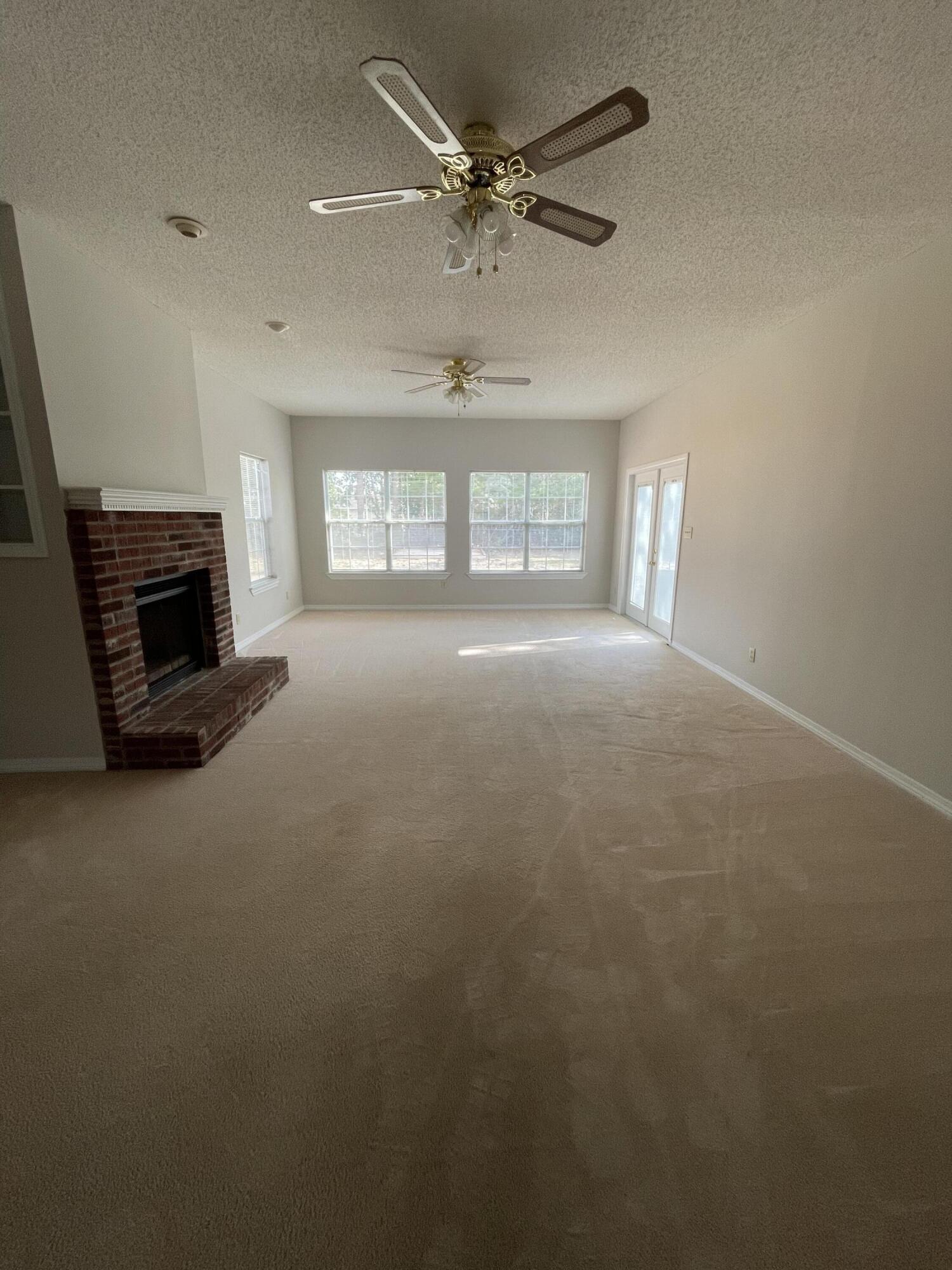 VALPARAISO PINECREST 6 - Residential