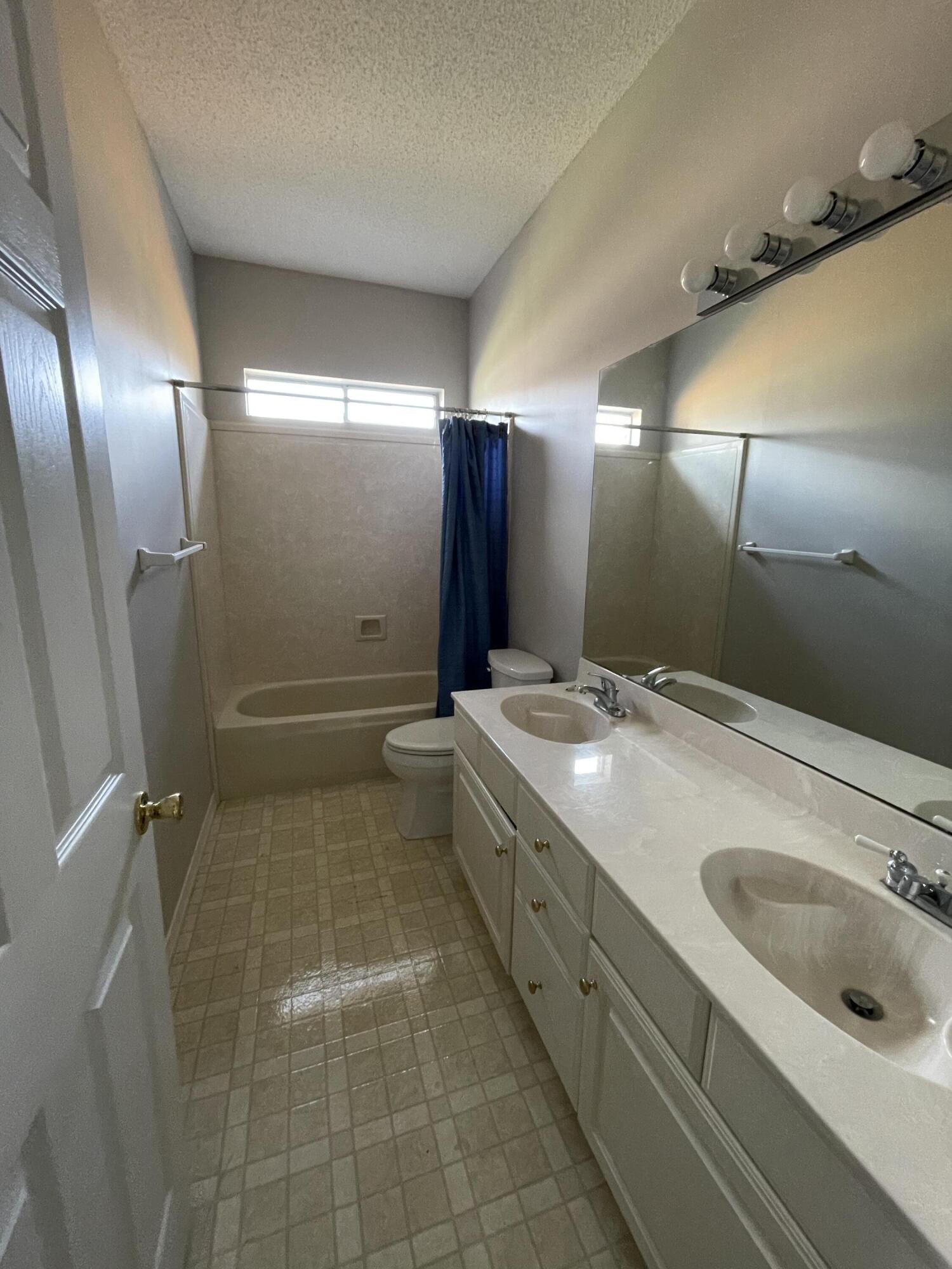 VALPARAISO PINECREST 6 - Residential