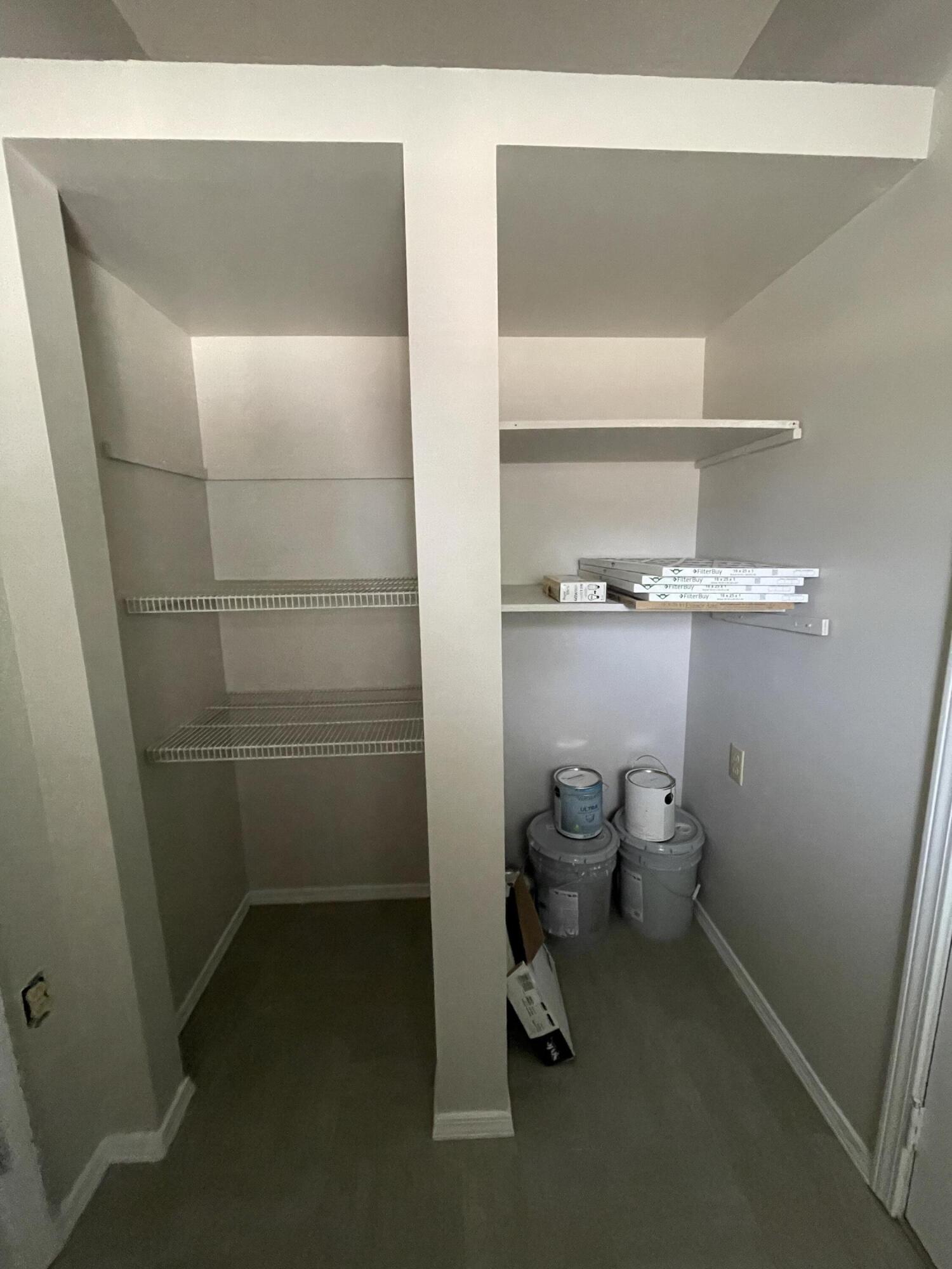 VALPARAISO PINECREST 6 - Residential