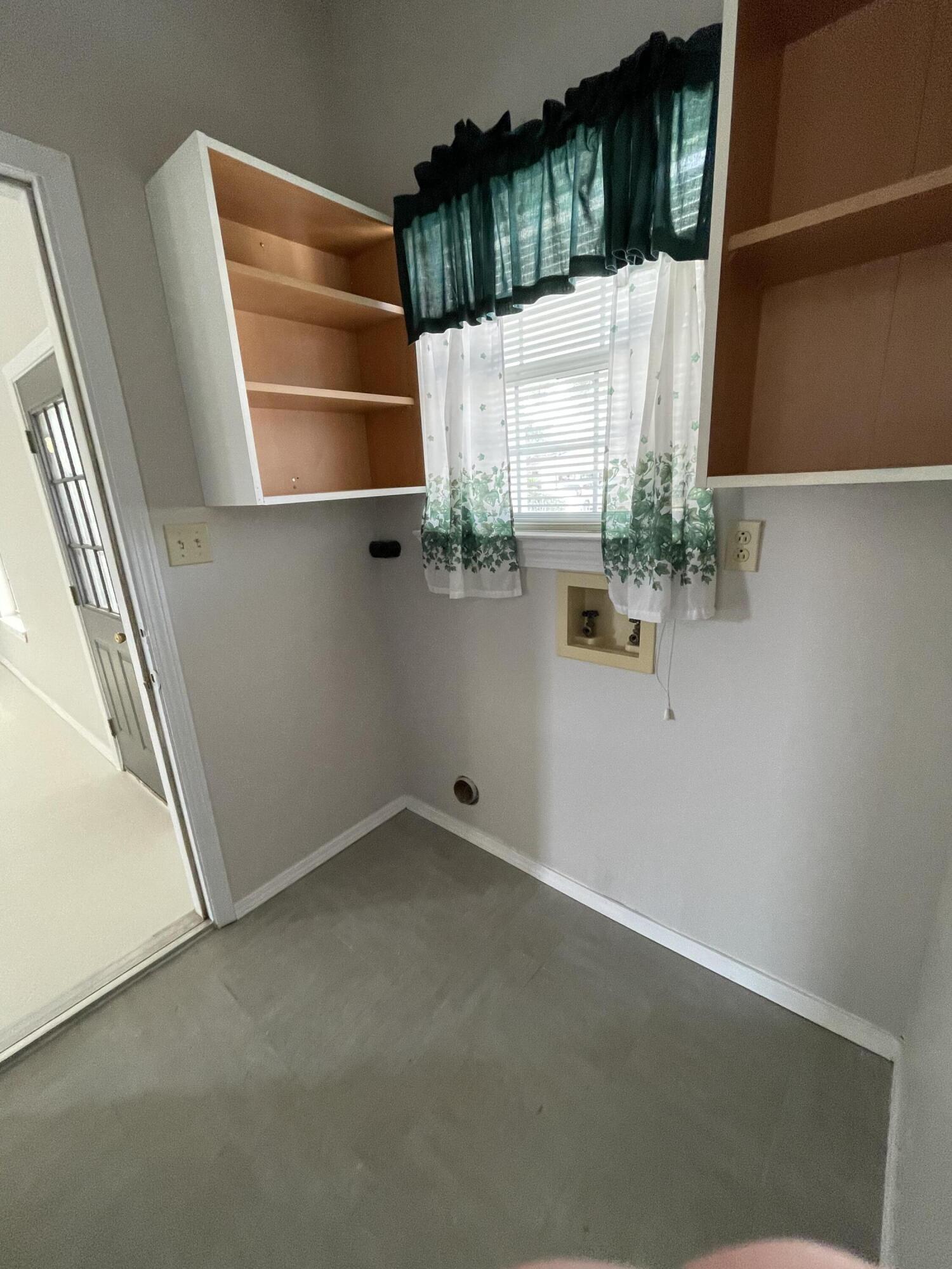 VALPARAISO PINECREST 6 - Residential