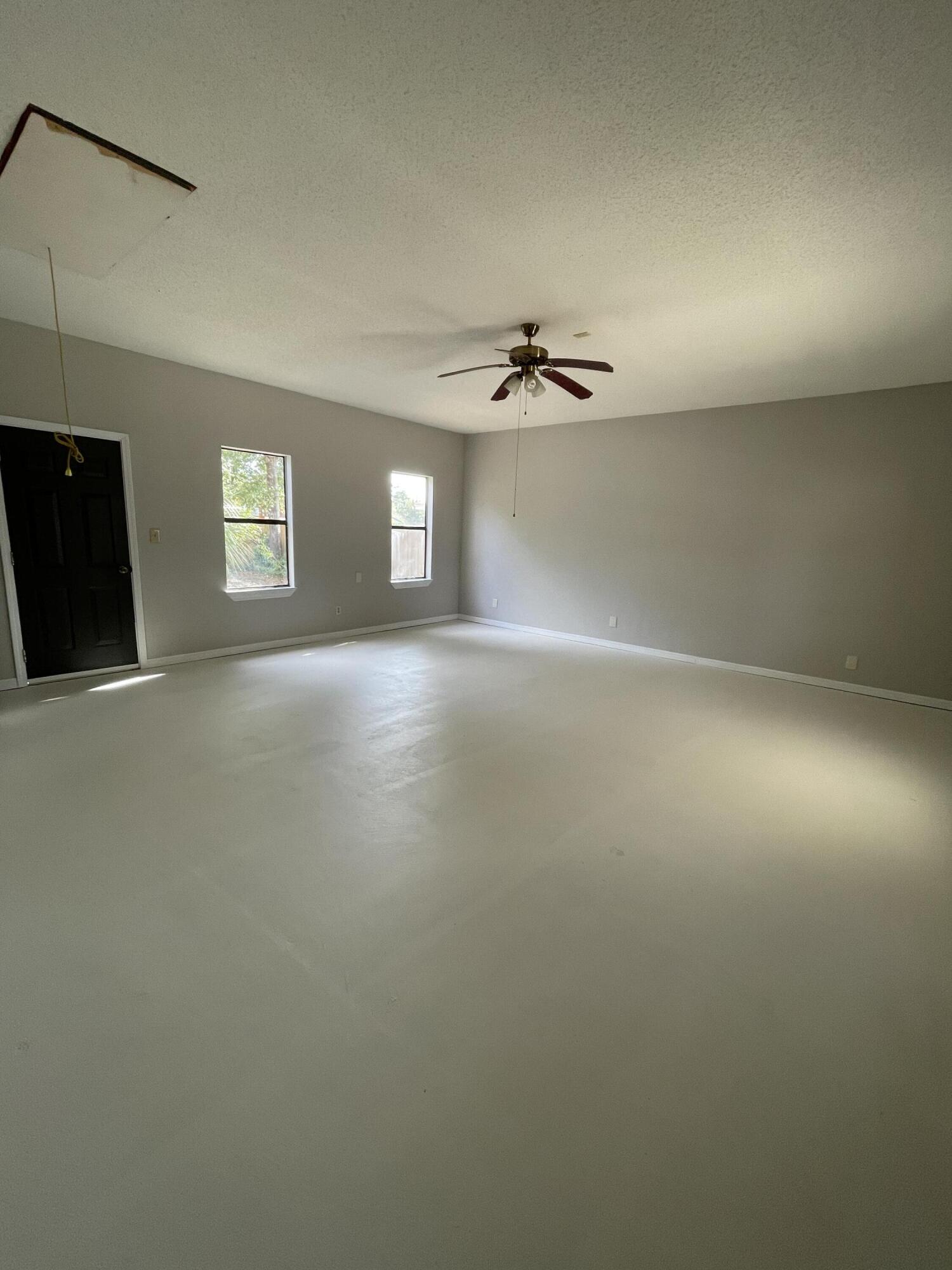 VALPARAISO PINECREST 6 - Residential