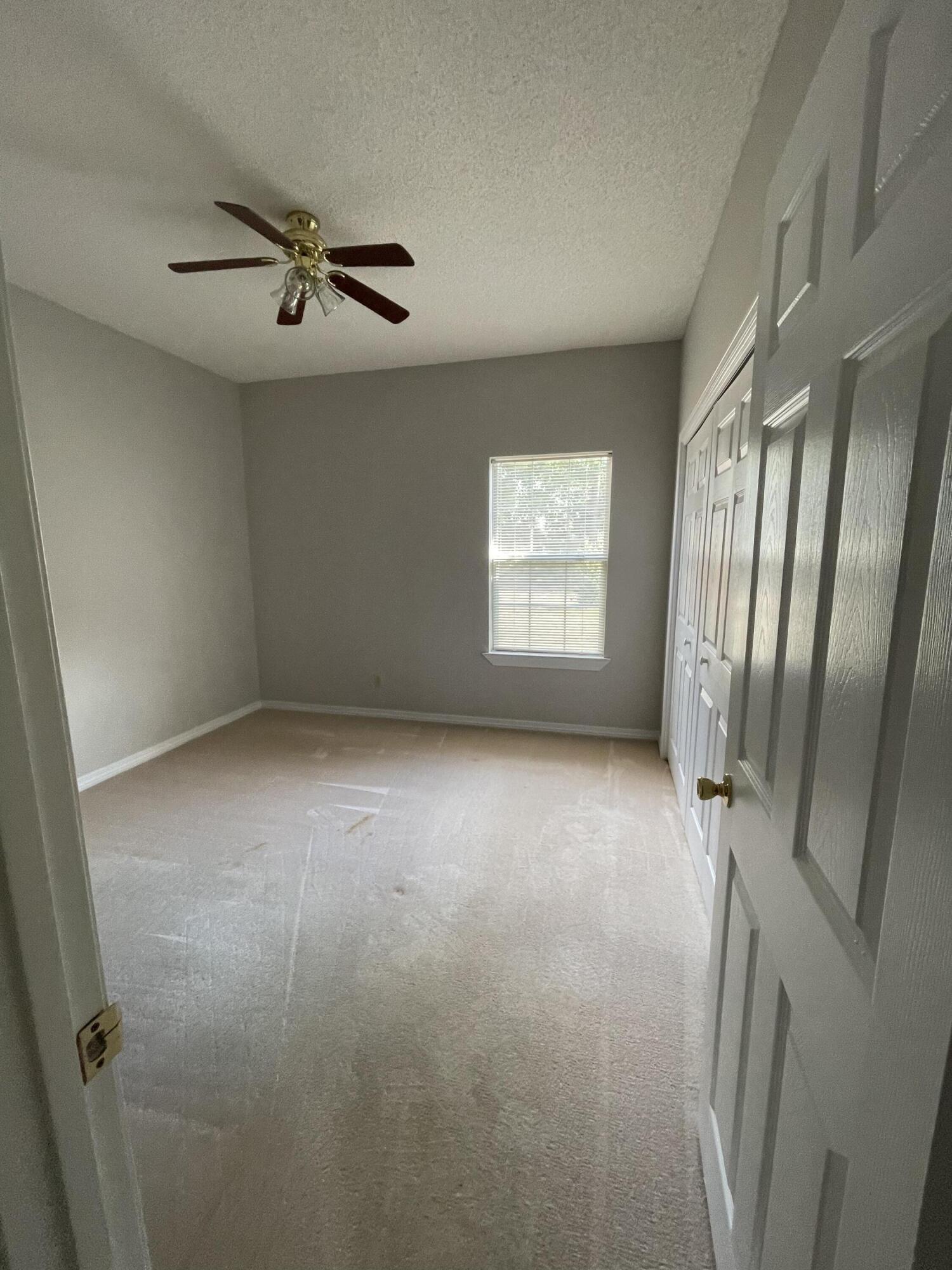 VALPARAISO PINECREST 6 - Residential