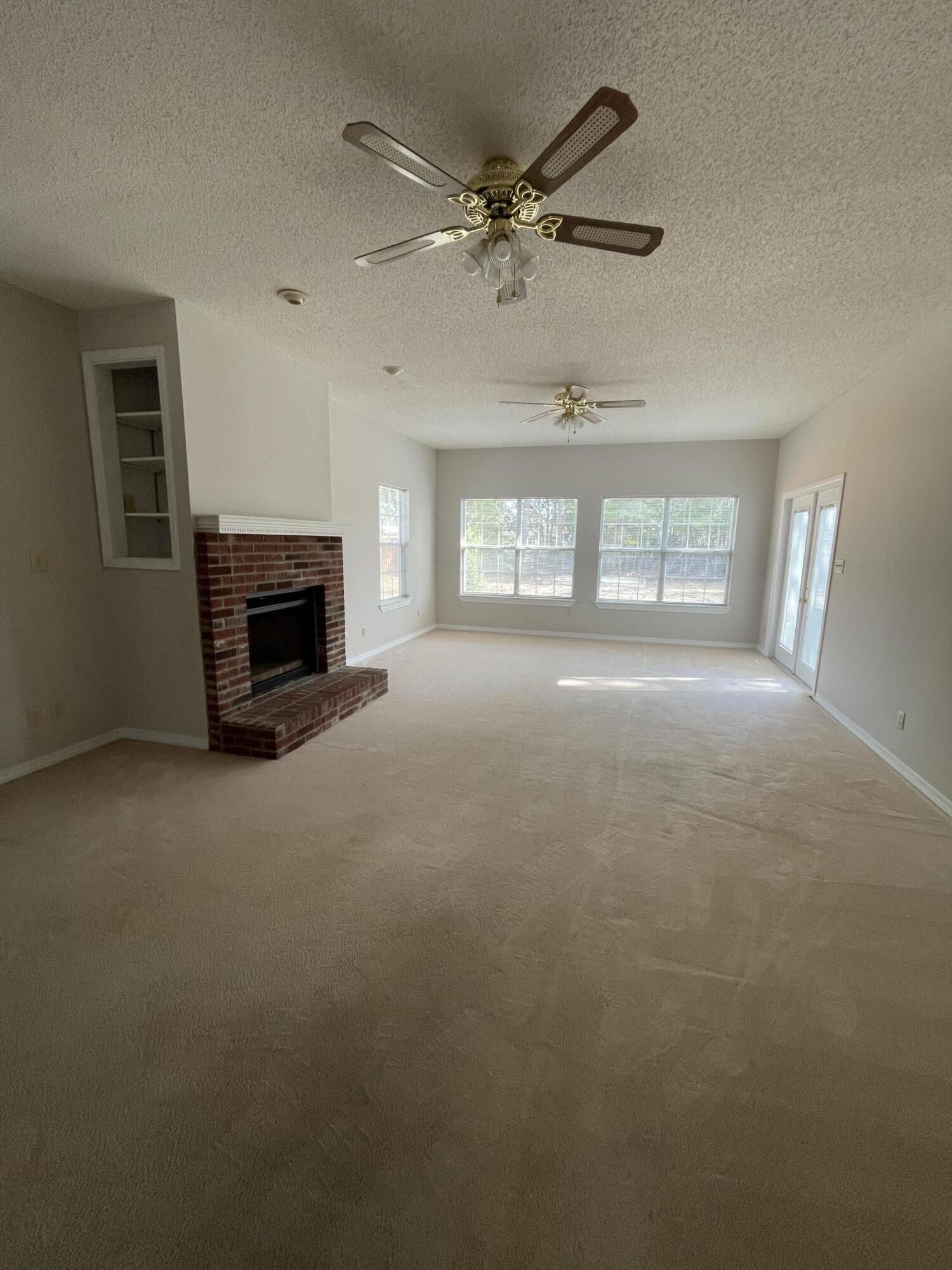 VALPARAISO PINECREST 6 - Residential