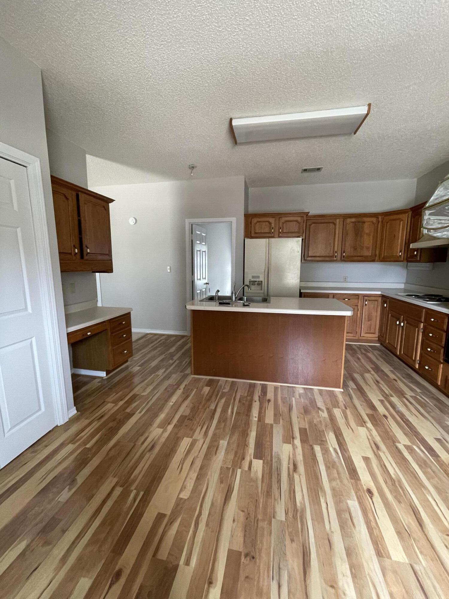 VALPARAISO PINECREST 6 - Residential