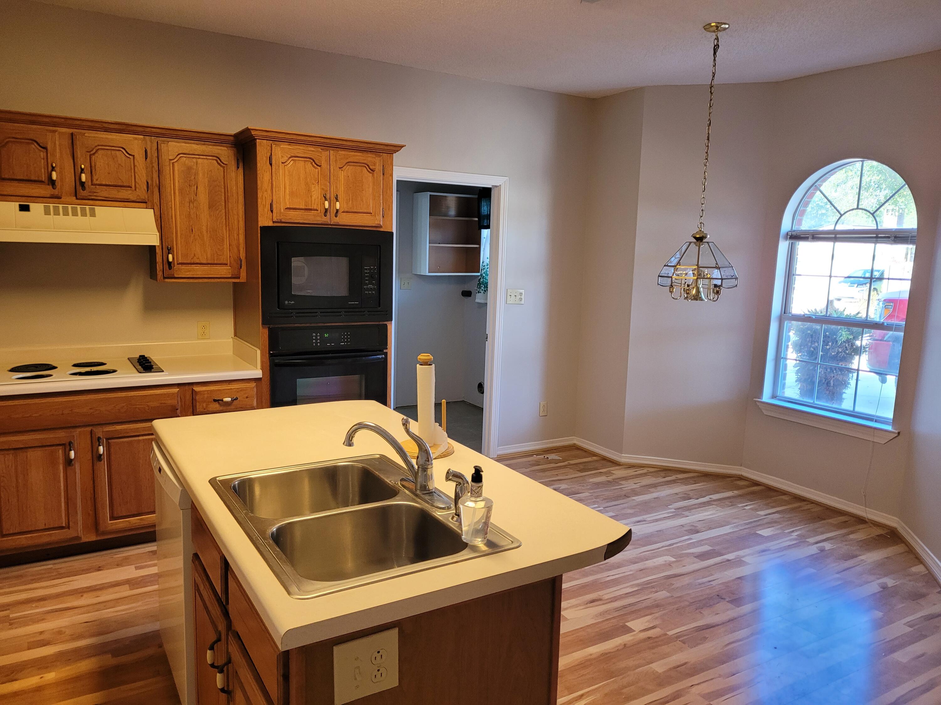 VALPARAISO PINECREST 6 - Residential