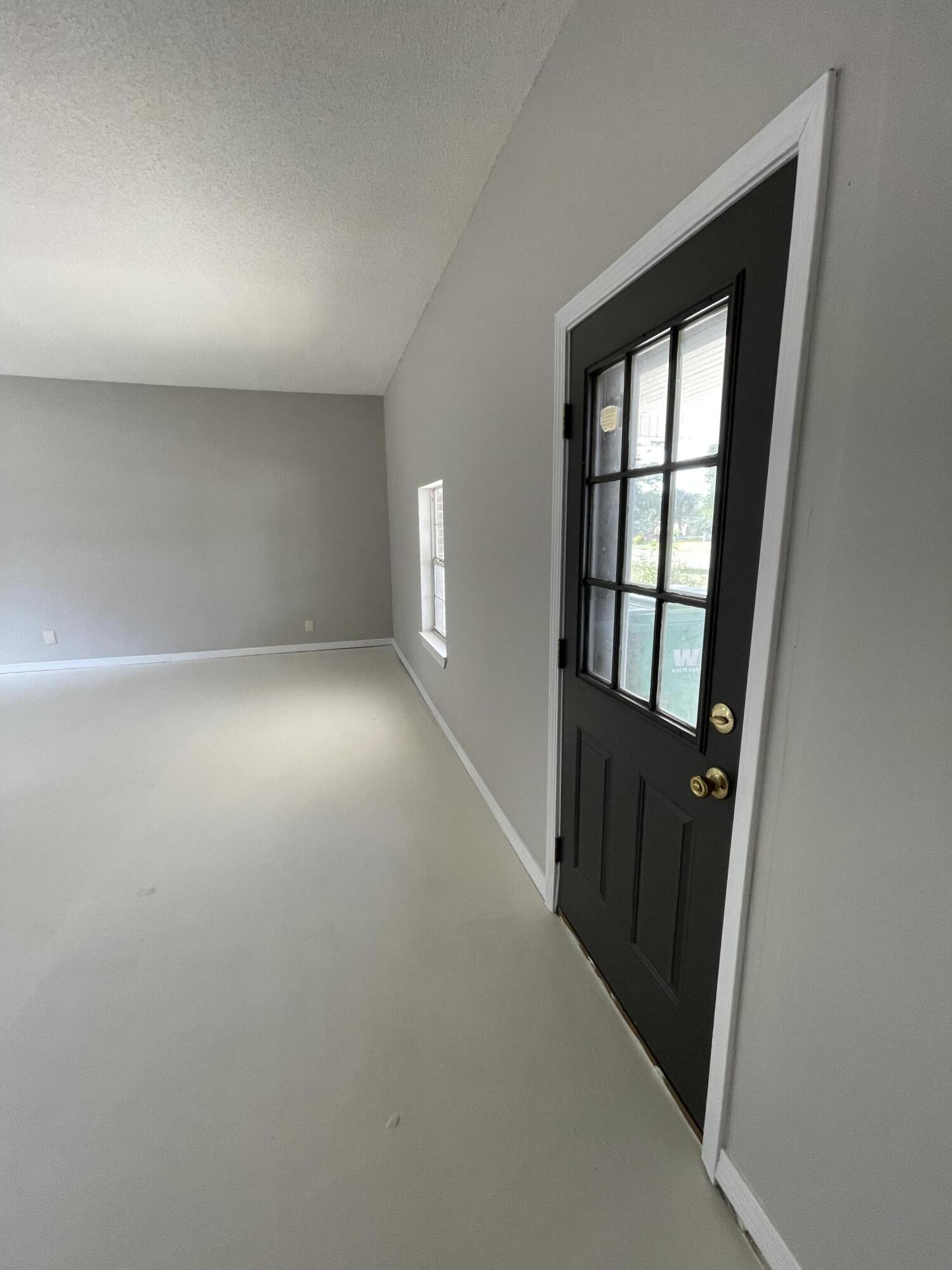 VALPARAISO PINECREST 6 - Residential