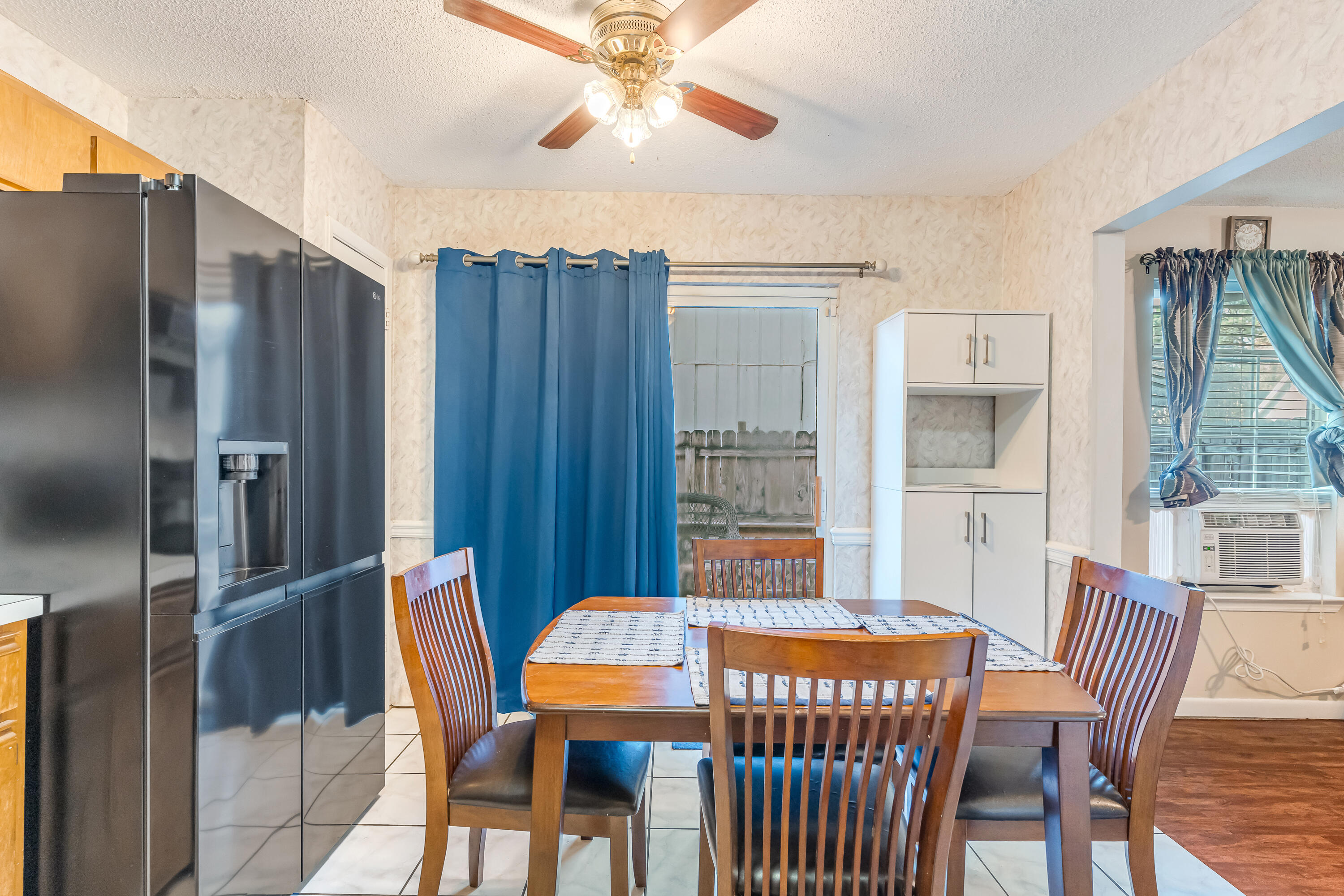 WOODLAND PARK ESTATES - Residential