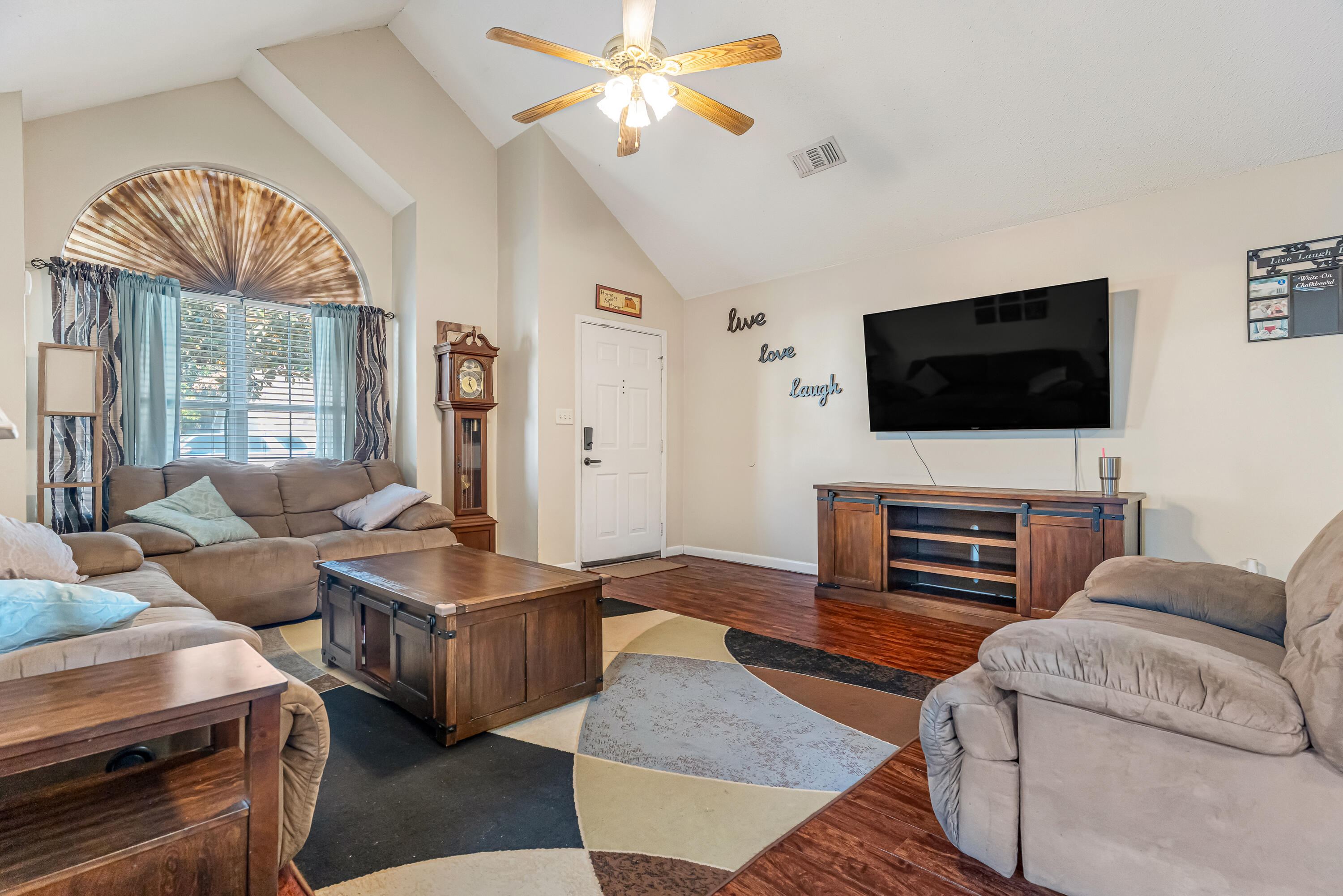 WOODLAND PARK ESTATES - Residential