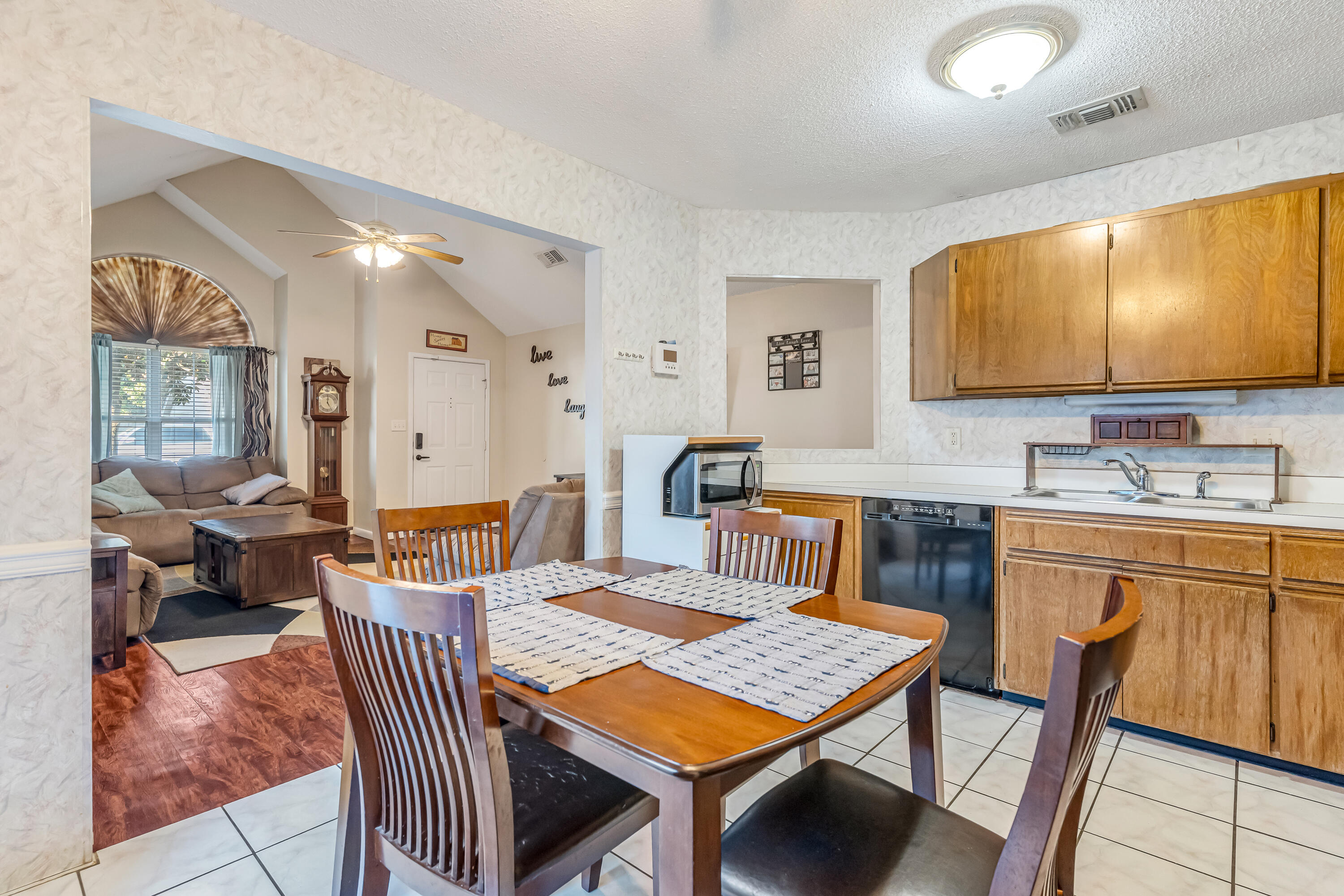 WOODLAND PARK ESTATES - Residential