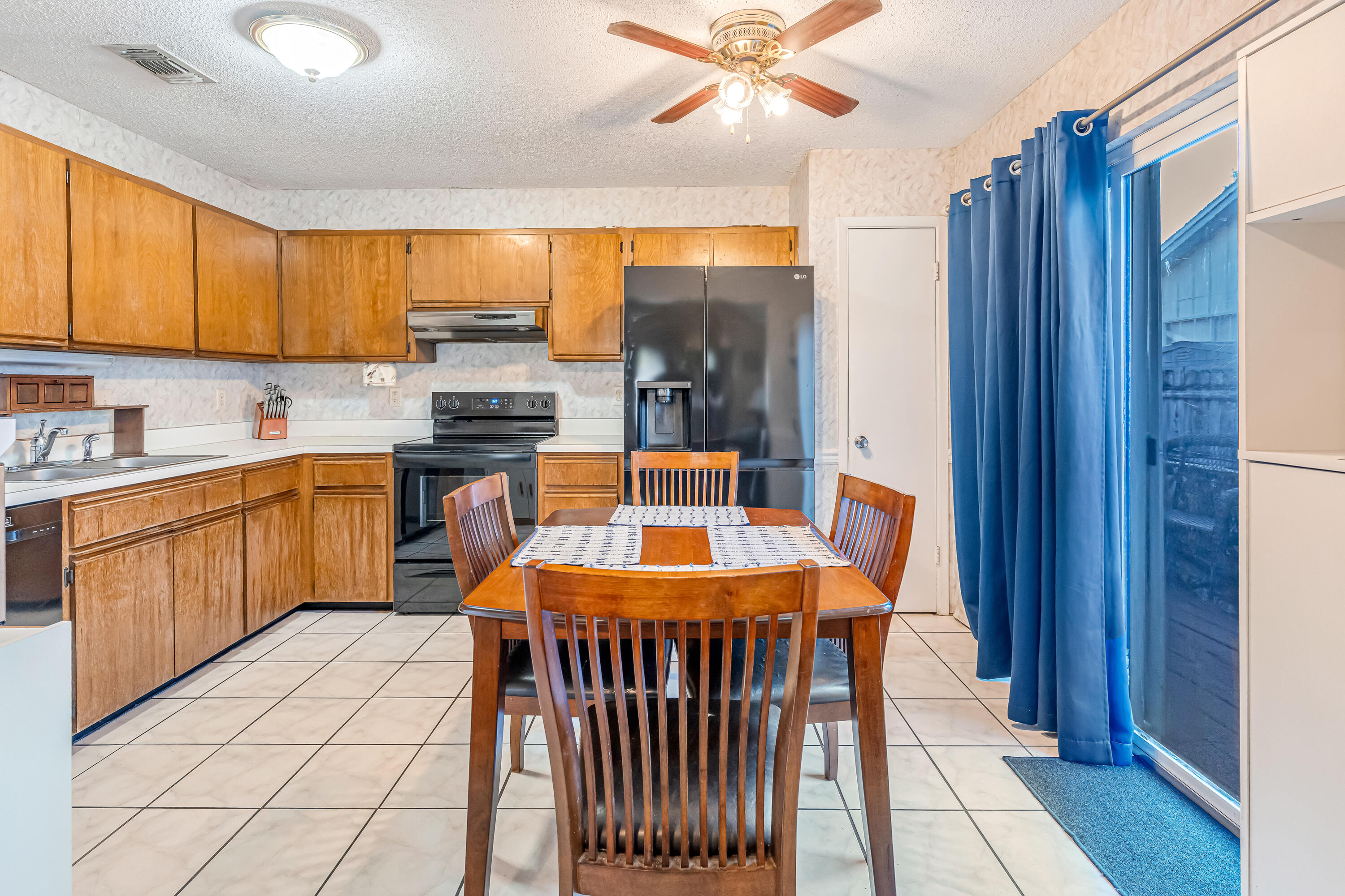 WOODLAND PARK ESTATES - Residential