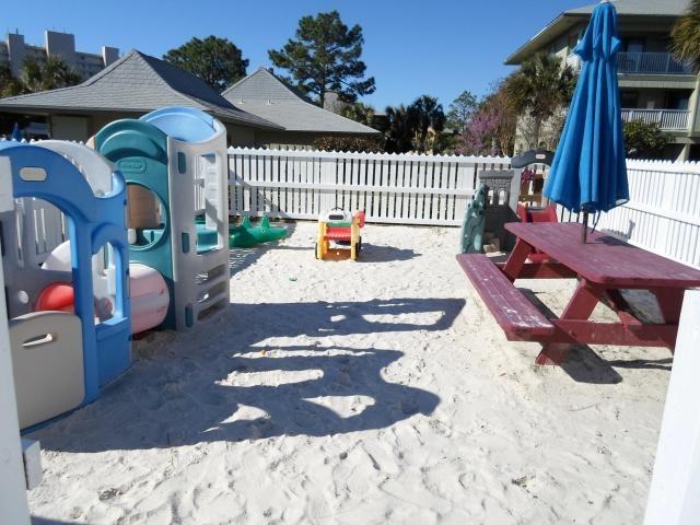 BEACHWOOD VILLAS CONDO - Residential