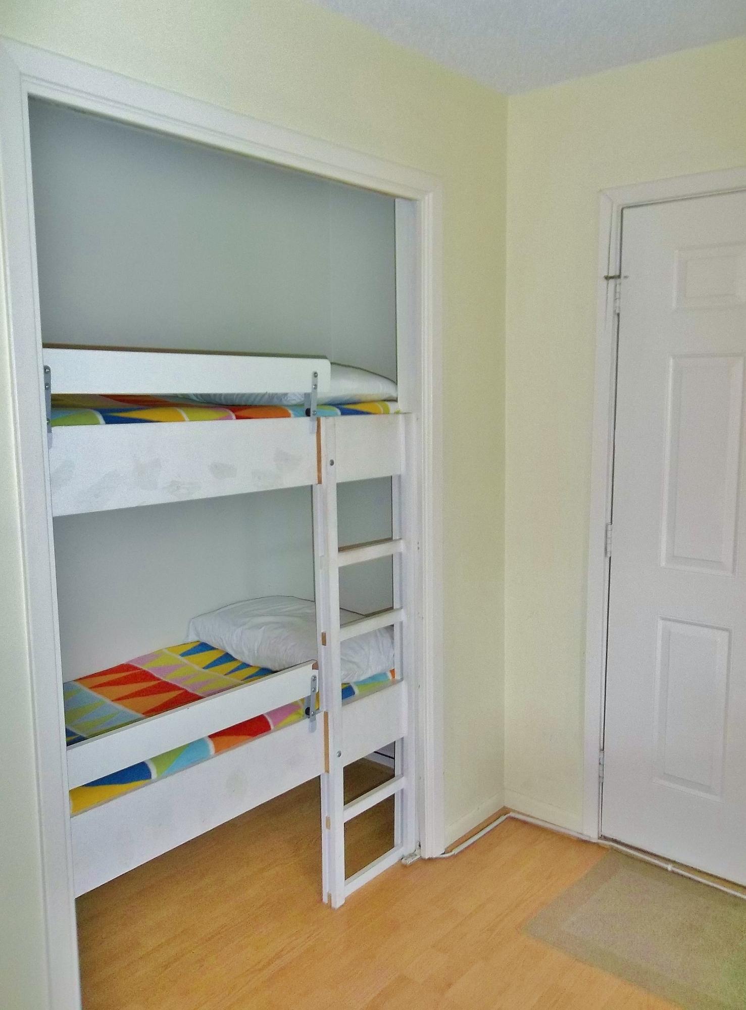 BEACHWOOD VILLAS CONDO - Residential