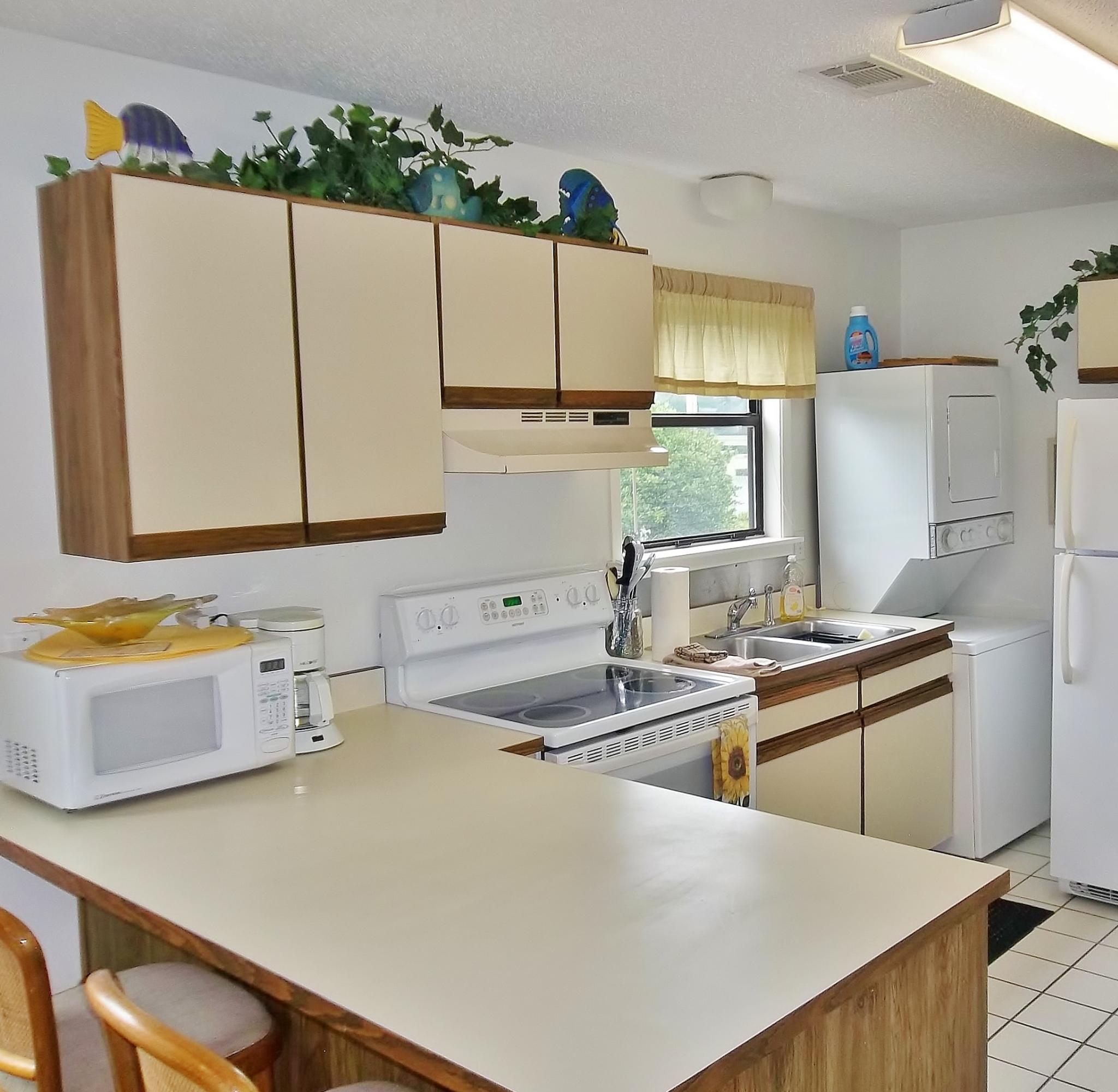 BEACHWOOD VILLAS CONDO - Residential