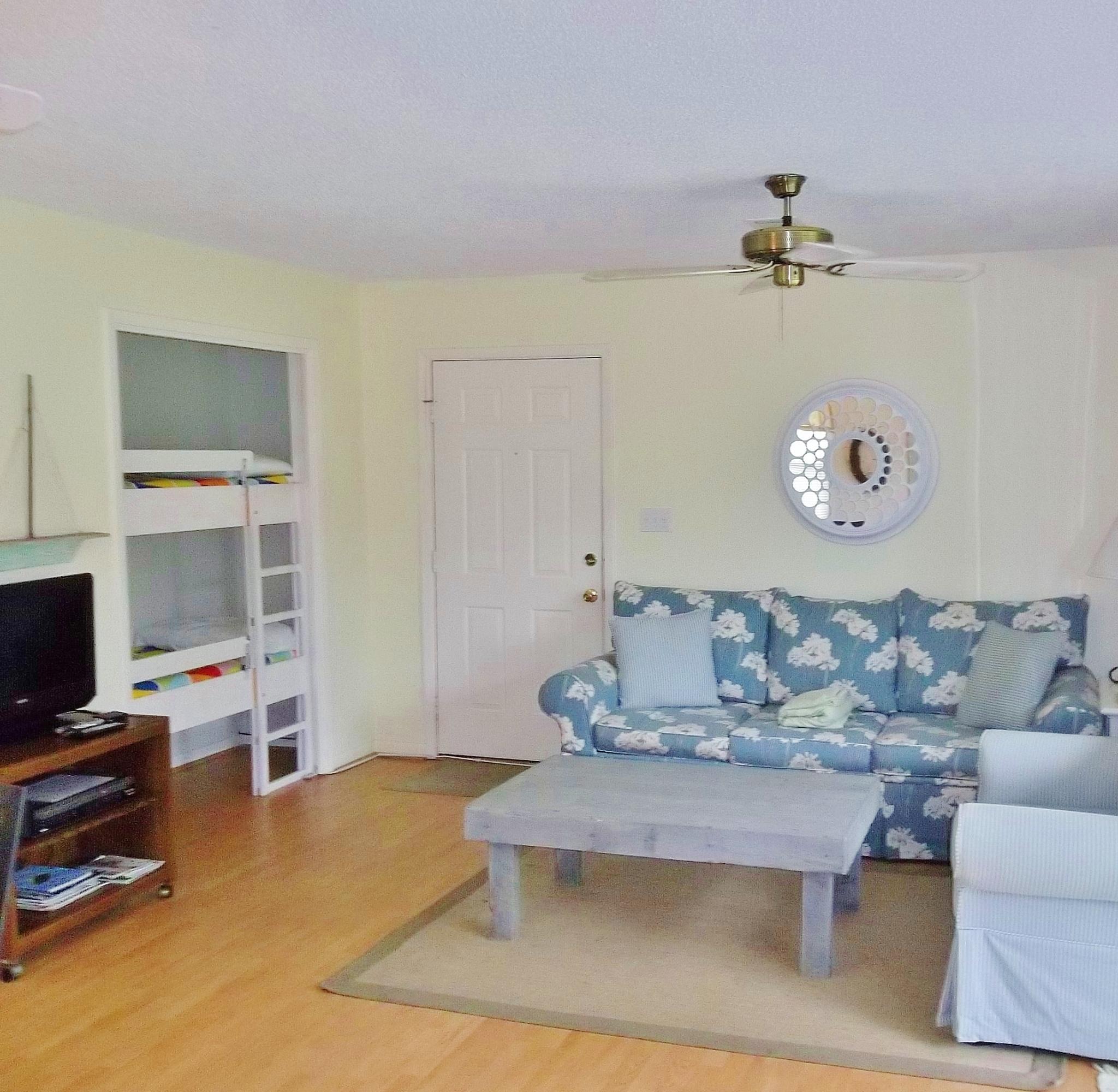 BEACHWOOD VILLAS CONDO - Residential