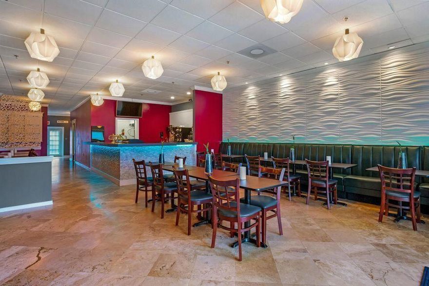 Fully furnished 1,520 sq ft Resturant space in Destin FL on Hwy 98.   ADT count over 50,000 potential customers a day. This Beautiful Boutique Restaurant space is on Highway 98 in Destin, Florida on the Emerald Coast with over 3 million visitors a year.  Base lease - 3,000 a monthCAM fee 501.58 a month Tax - 210.63Total Lease Rate per month for year 1 - 3,711.67