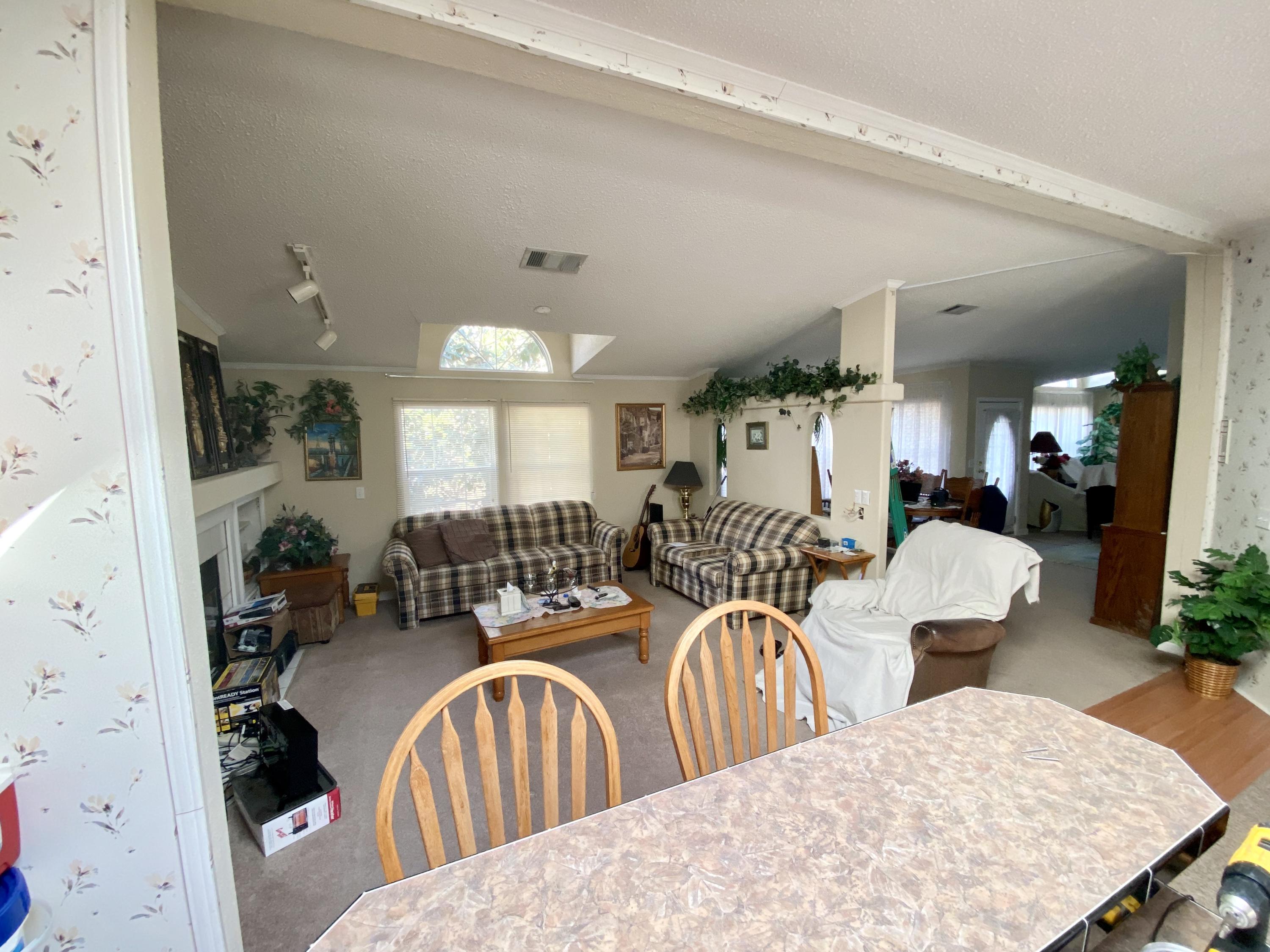 TOWN OF SANTA ROSA - Residential