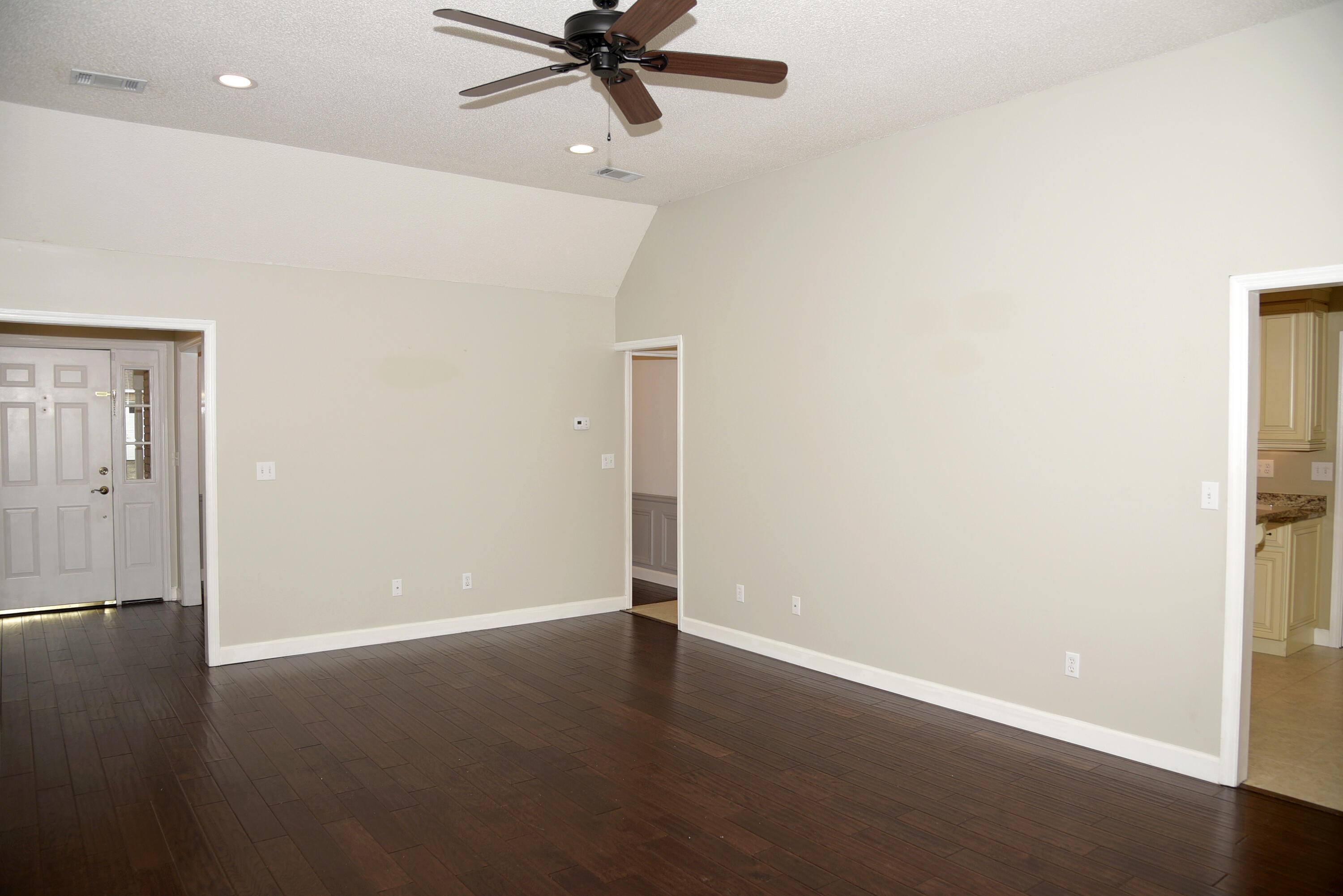 PARKWOOD PLACE AT BLUEWATER BAY - Residential Lease