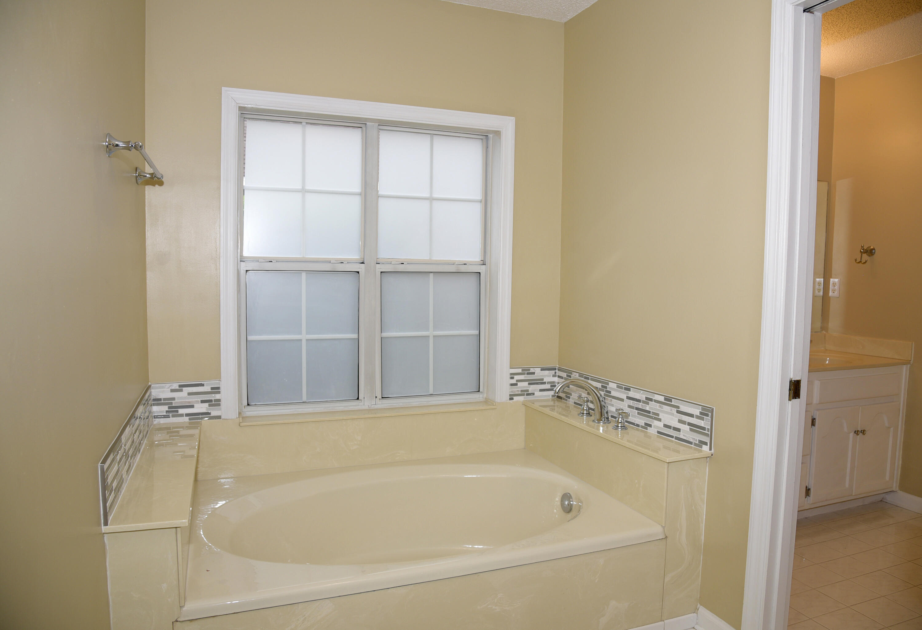 PARKWOOD PLACE AT BLUEWATER BAY - Residential Lease