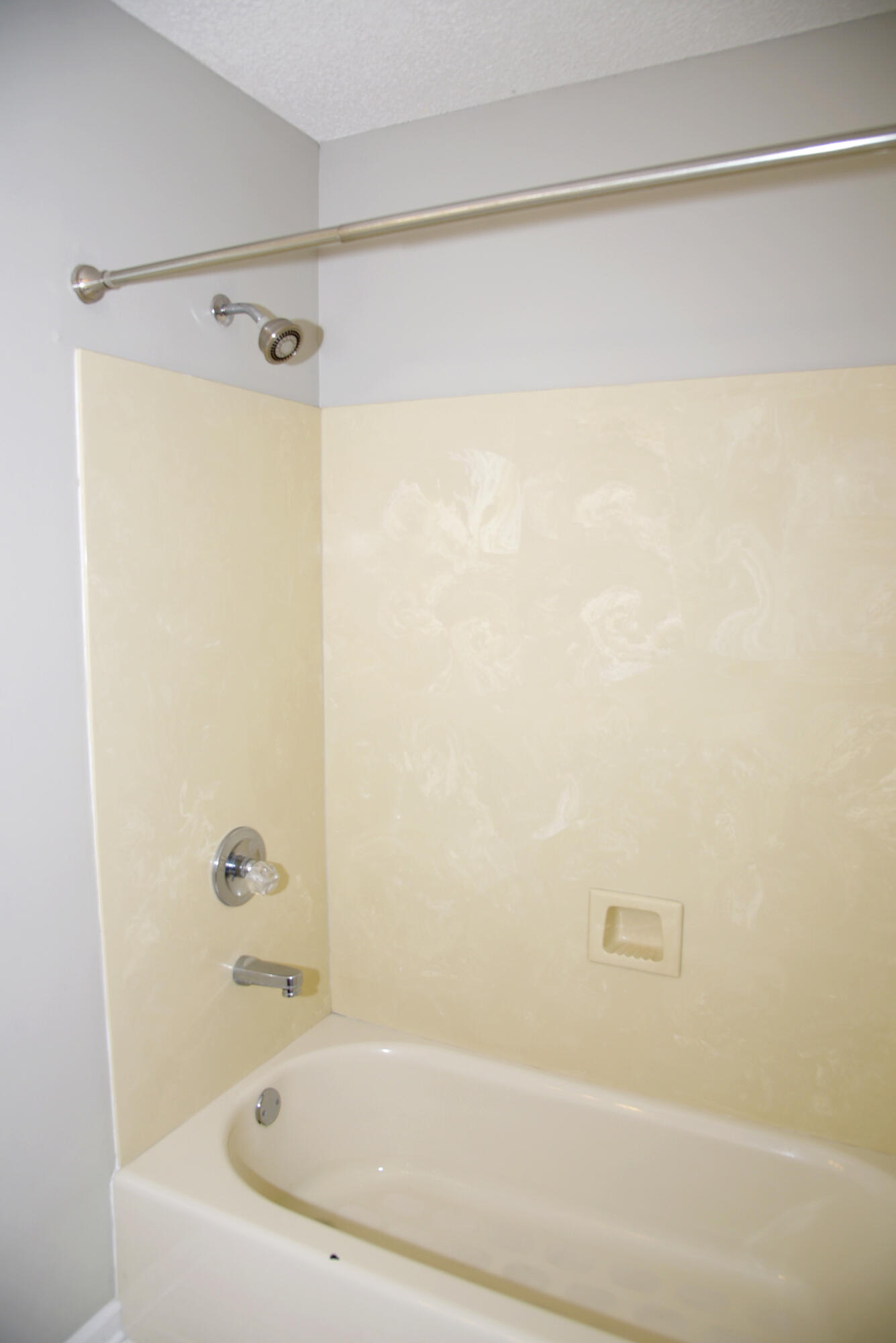 PARKWOOD PLACE AT BLUEWATER BAY - Residential Lease