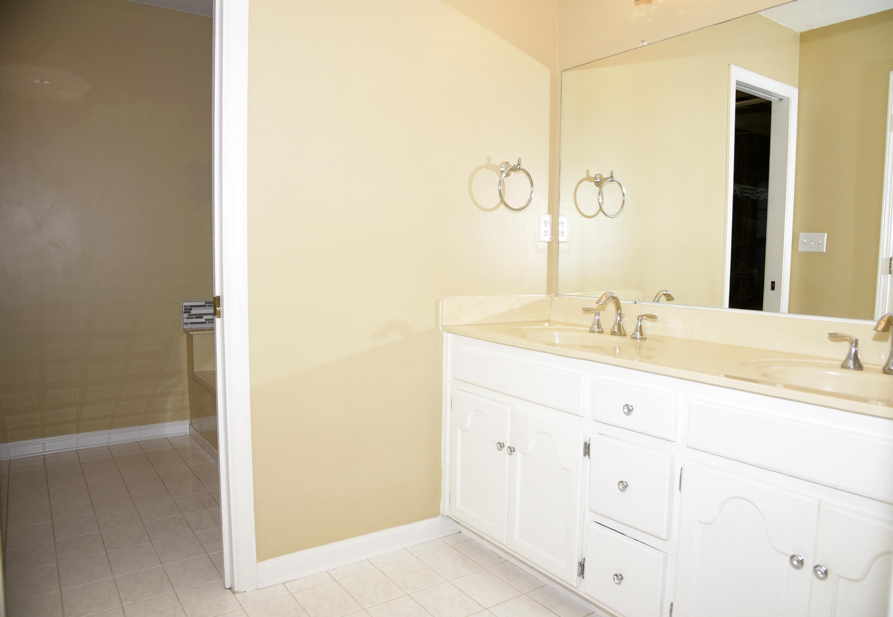 PARKWOOD PLACE AT BLUEWATER BAY - Residential Lease