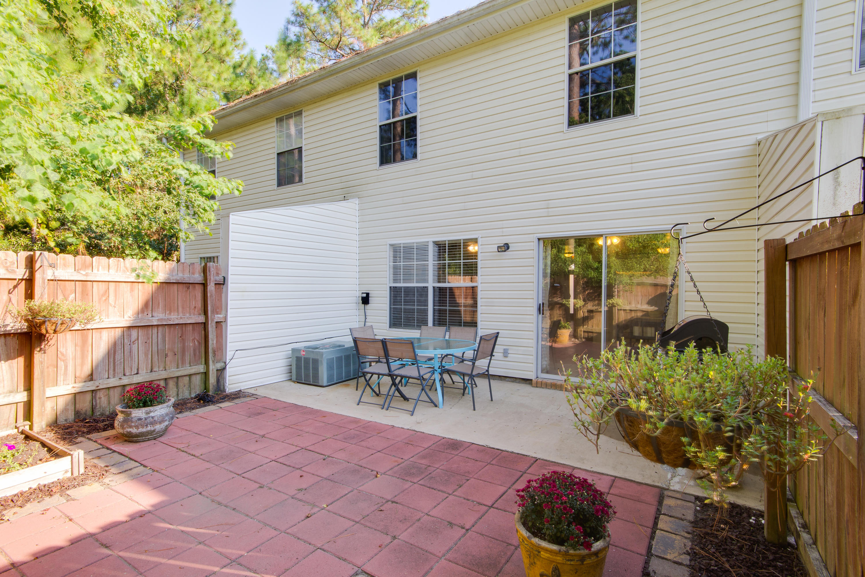 DOMENICAS COVE T/H - Residential