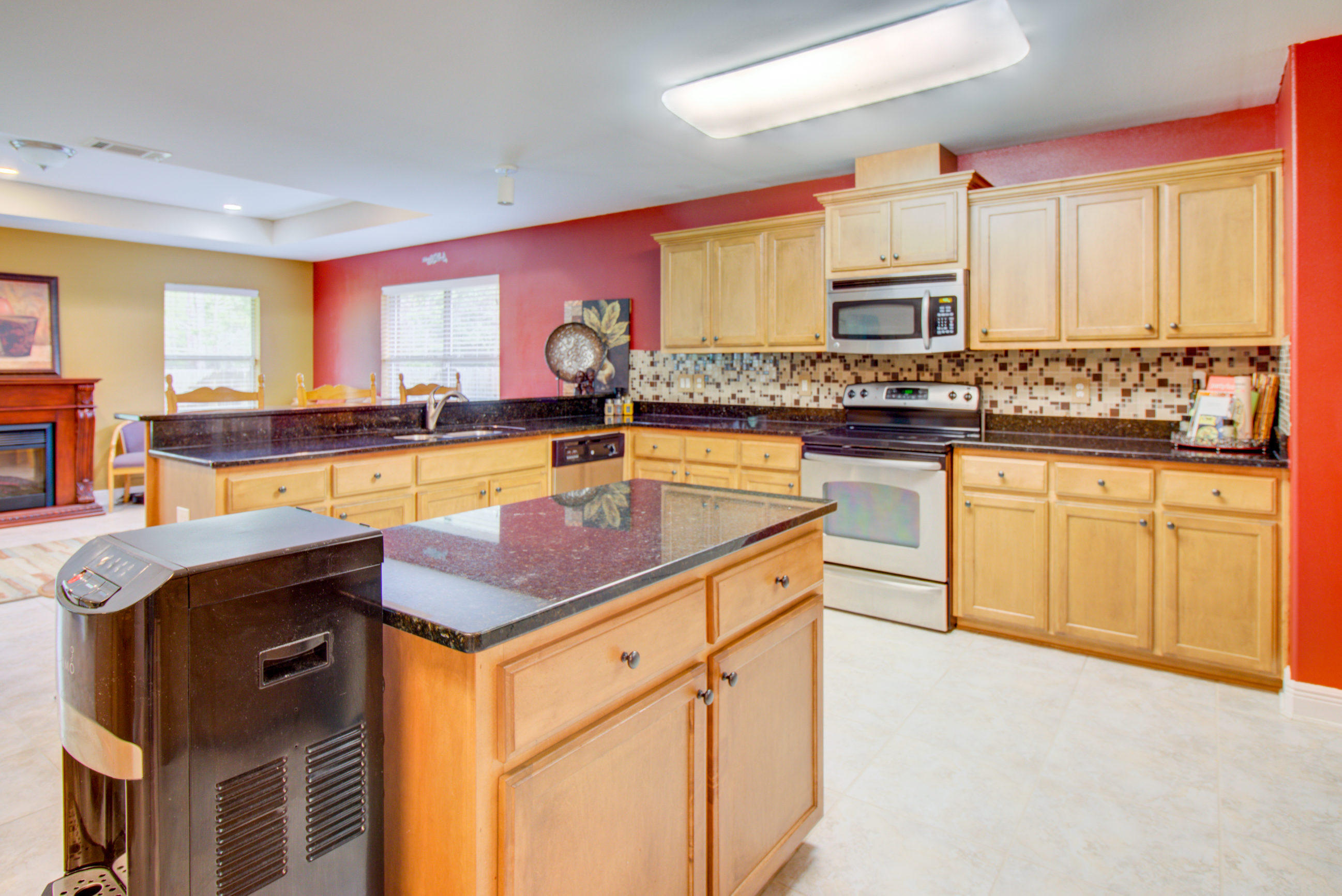 SUMMERSET ESTATES - Residential Lease