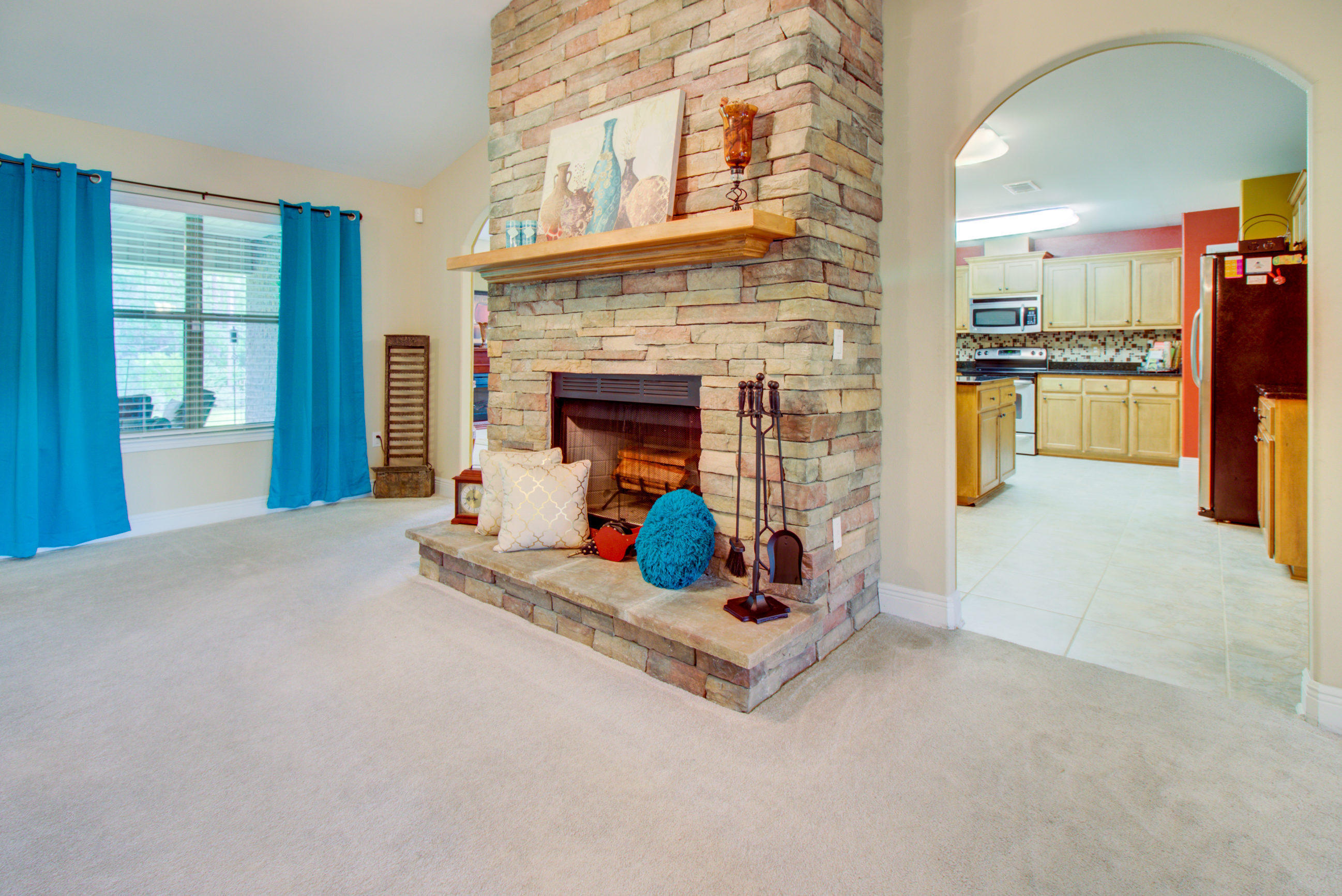 SUMMERSET ESTATES - Residential Lease