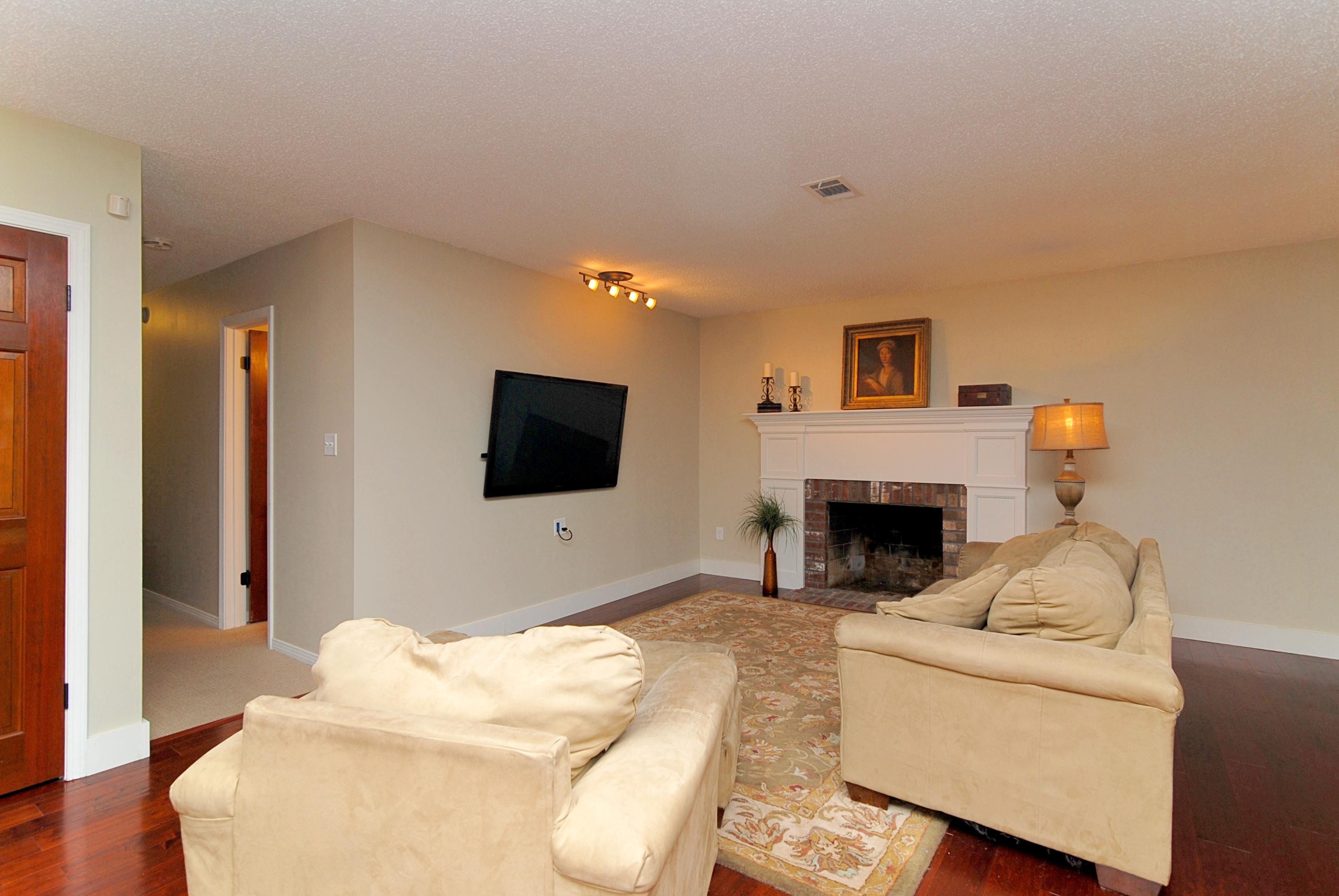 BAY WOODS - Residential