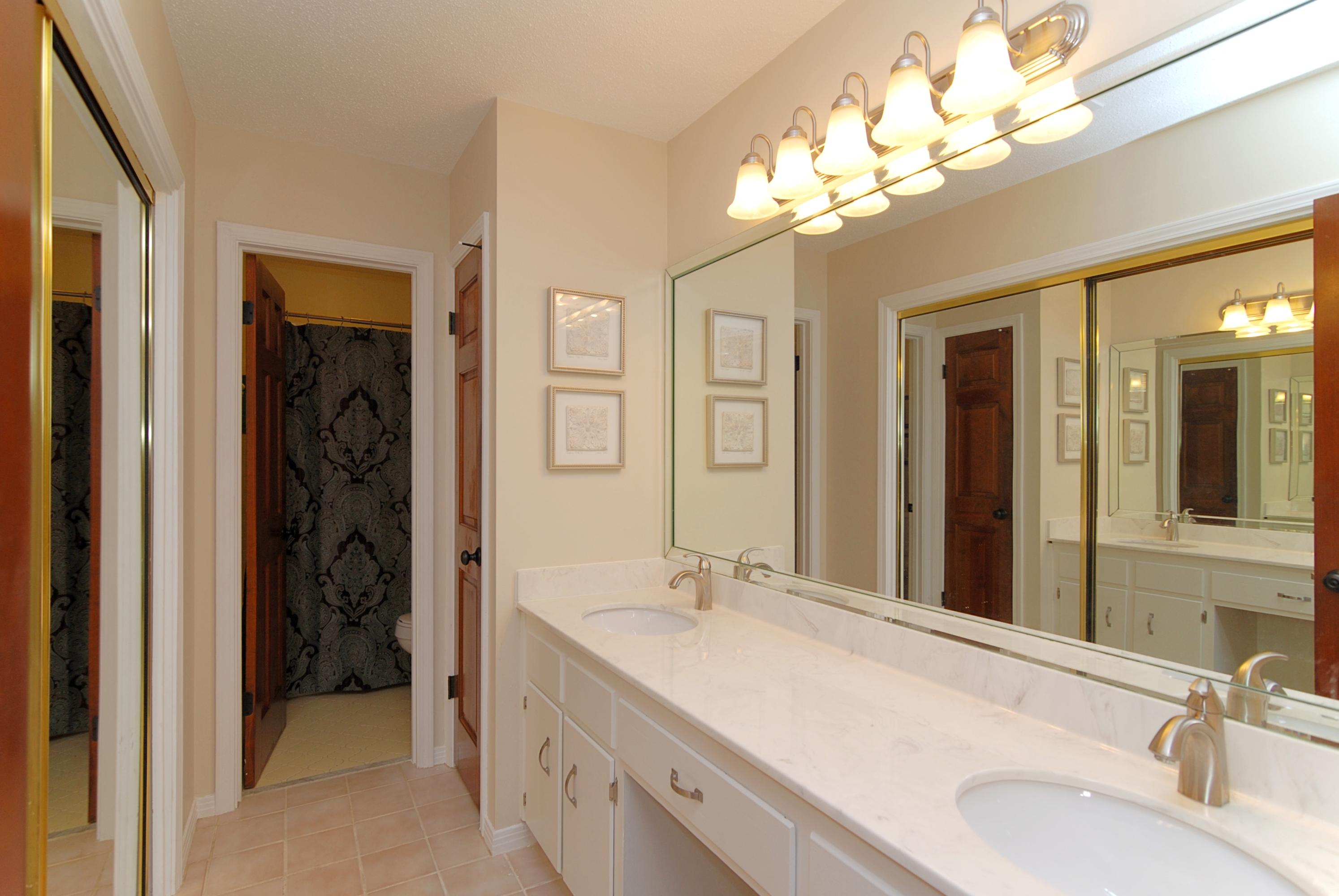 BAY WOODS - Residential