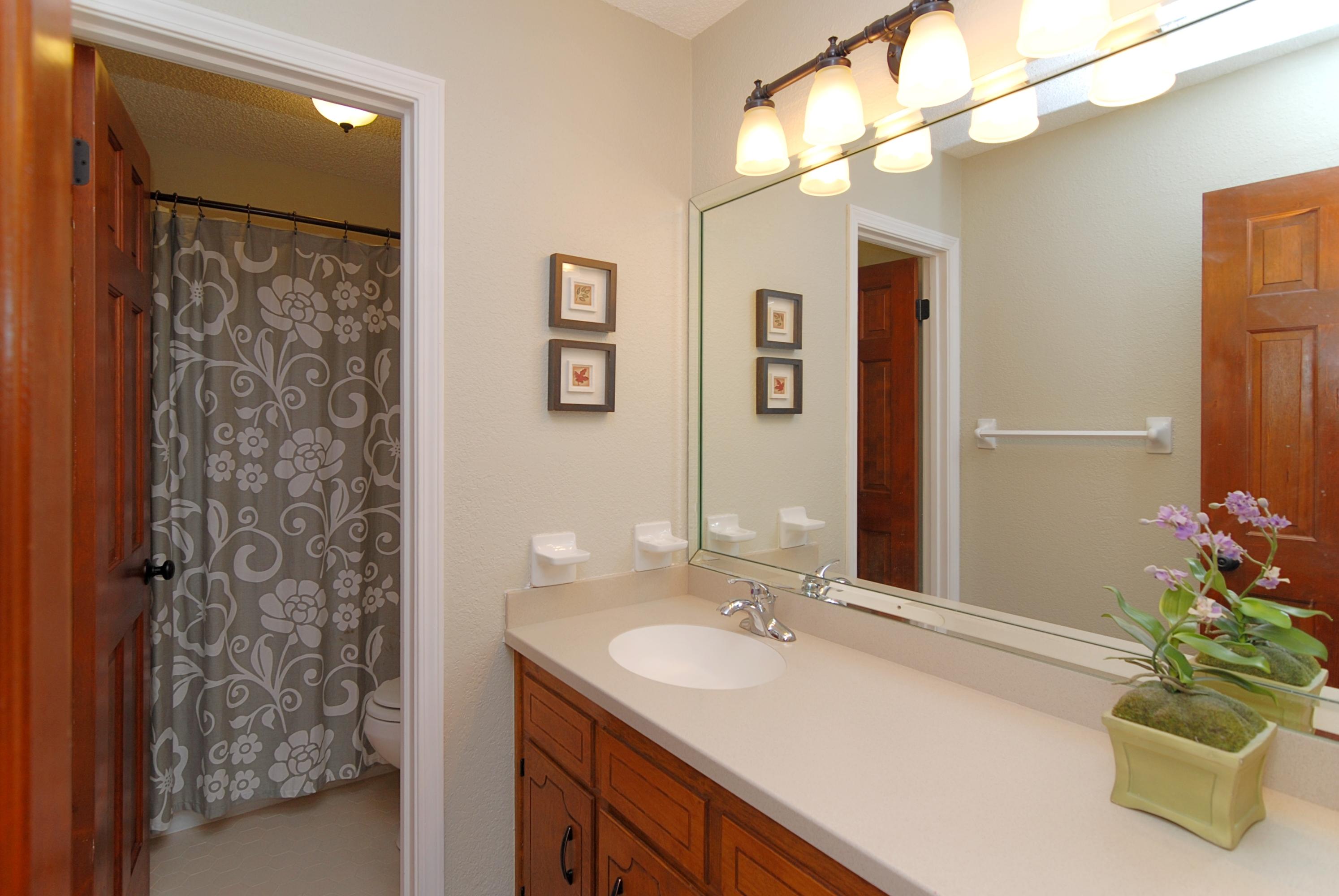 BAY WOODS - Residential