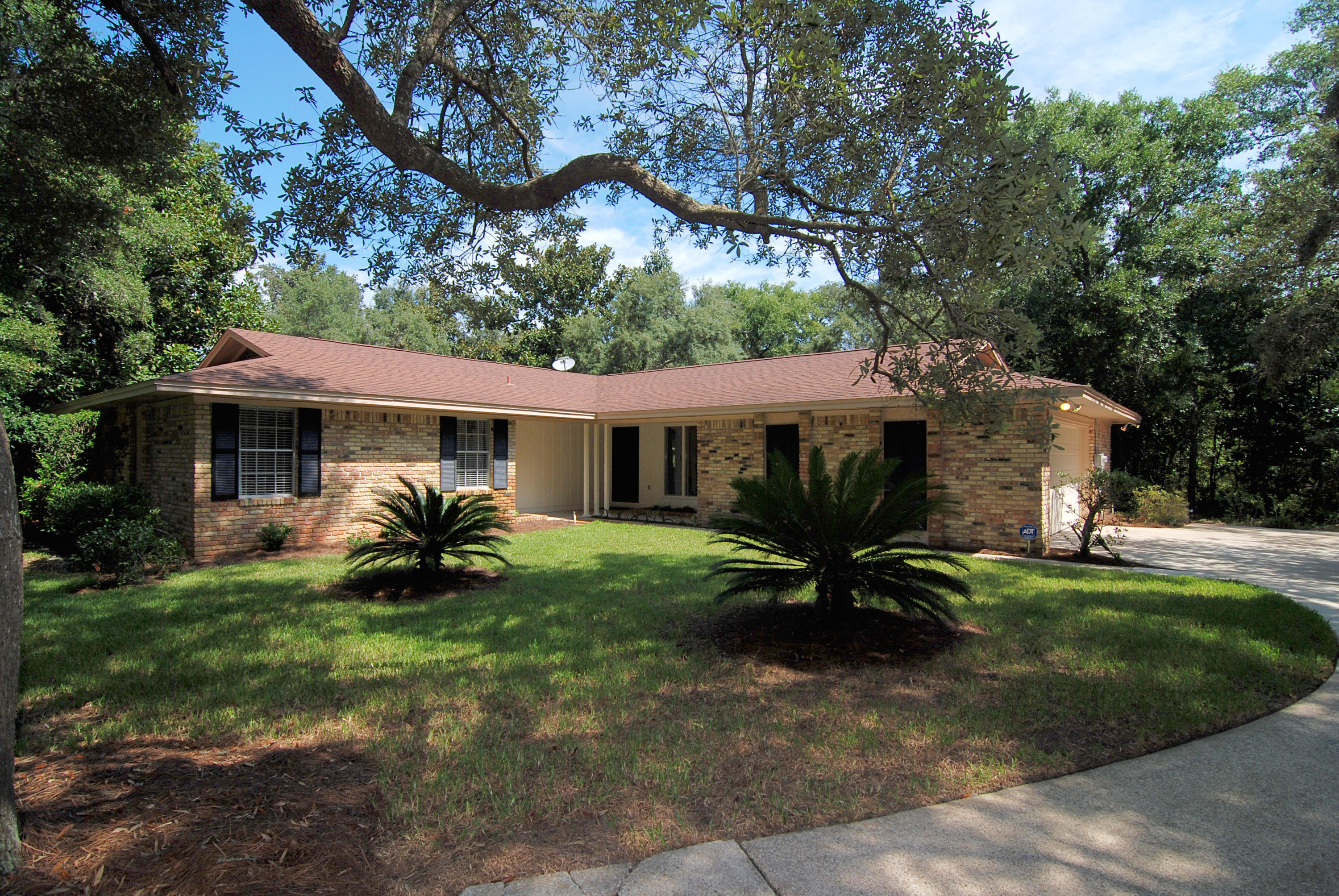 BAY WOODS - Residential