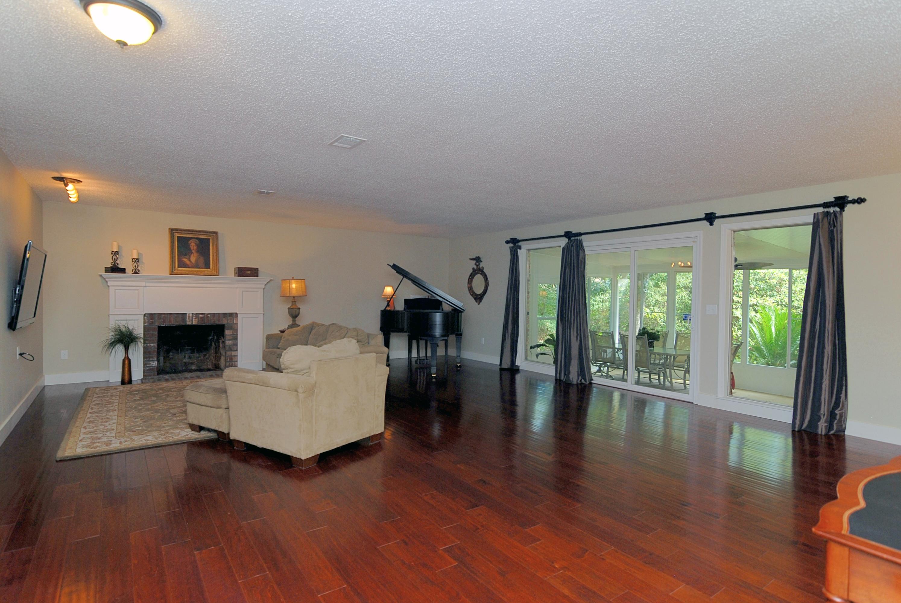 BAY WOODS - Residential