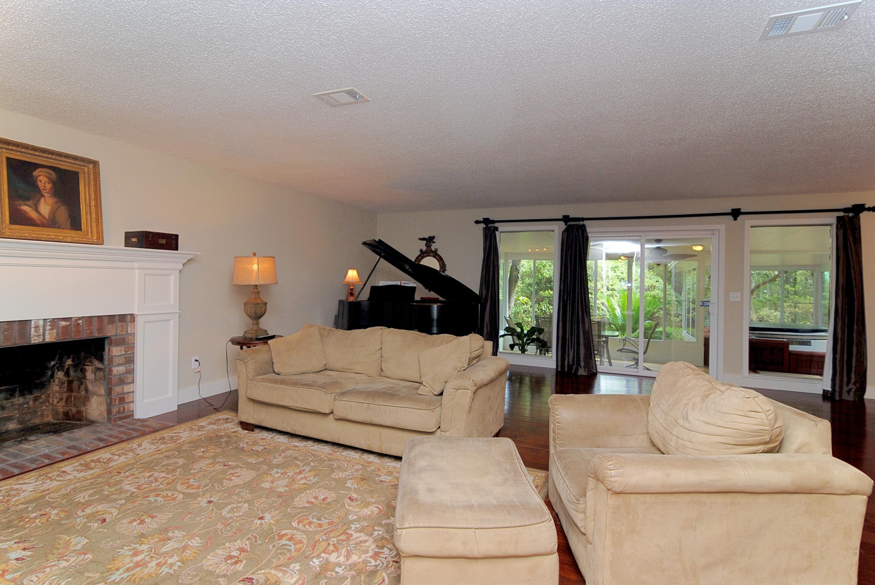 BAY WOODS - Residential