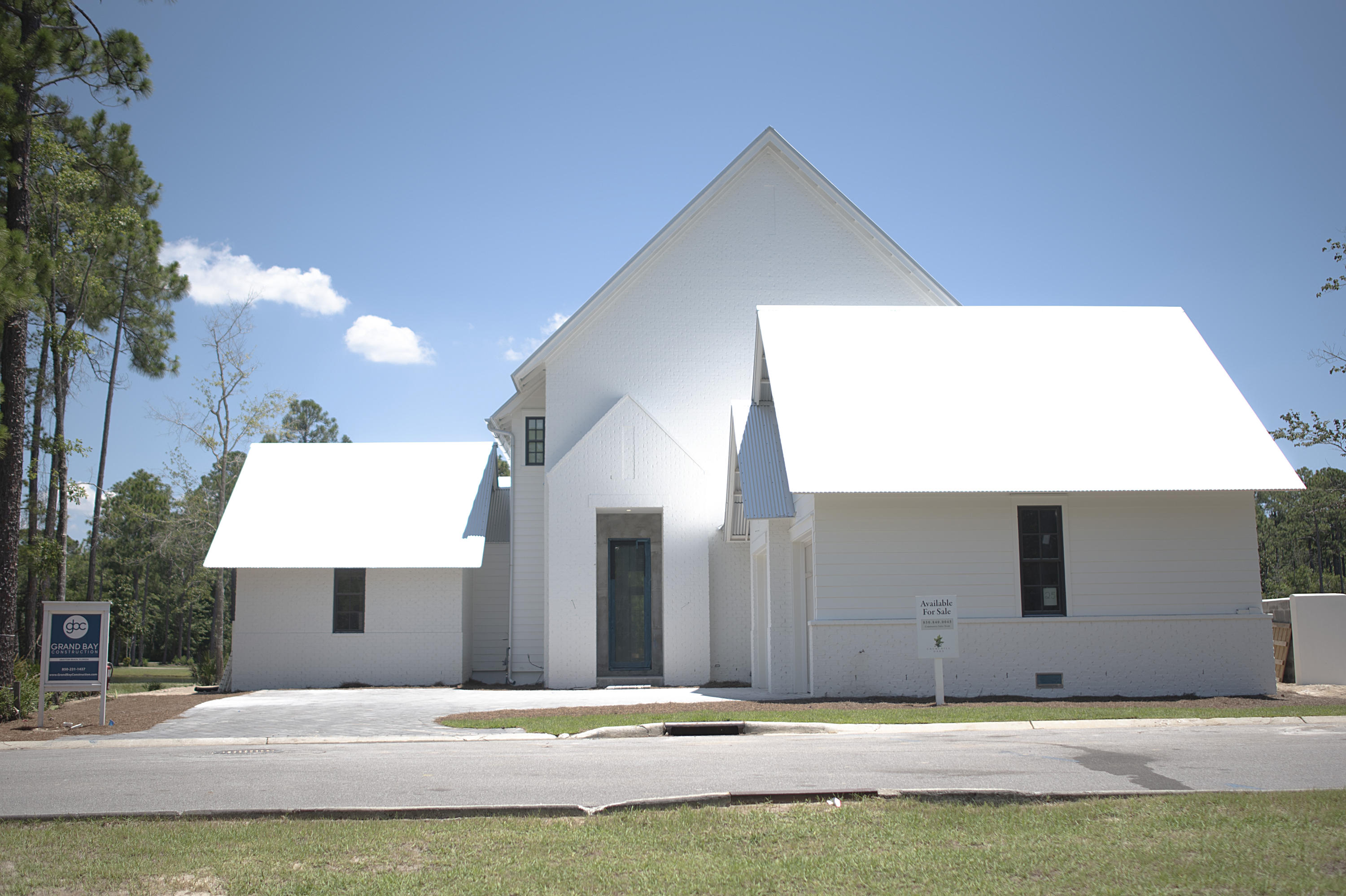 CHURCHILL OAKS - Residential