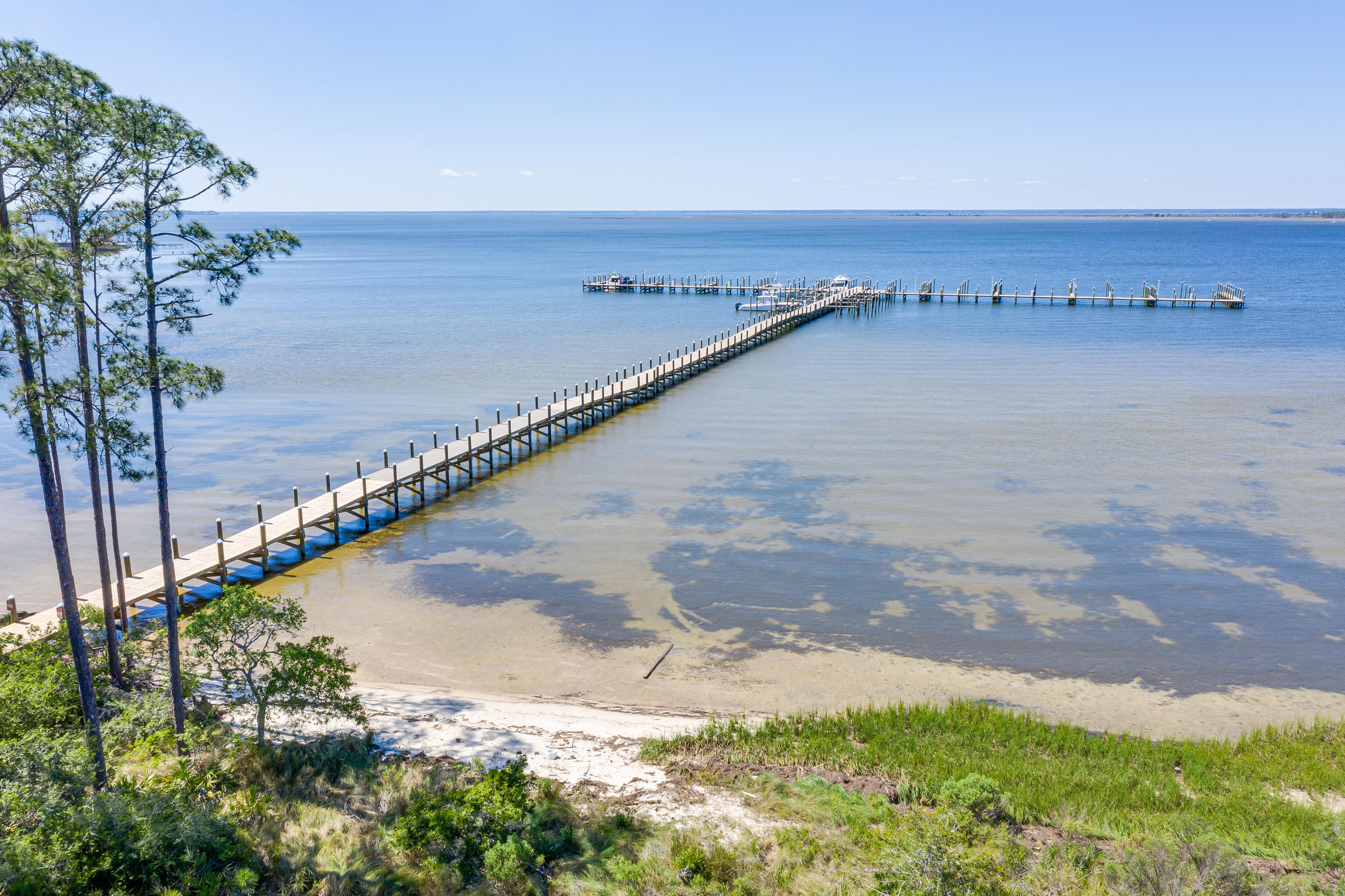 CHURCHILL OAKS - Residential