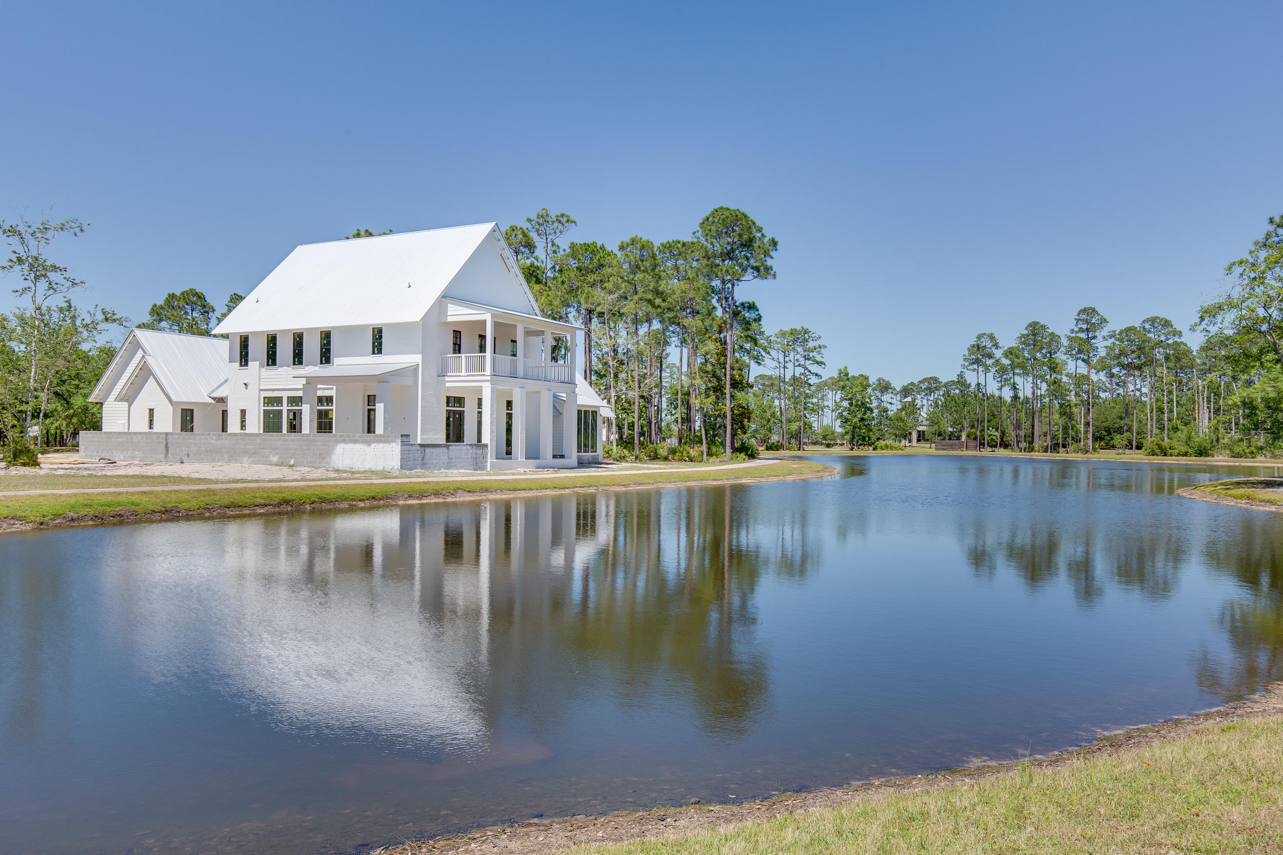 CHURCHILL OAKS - Residential