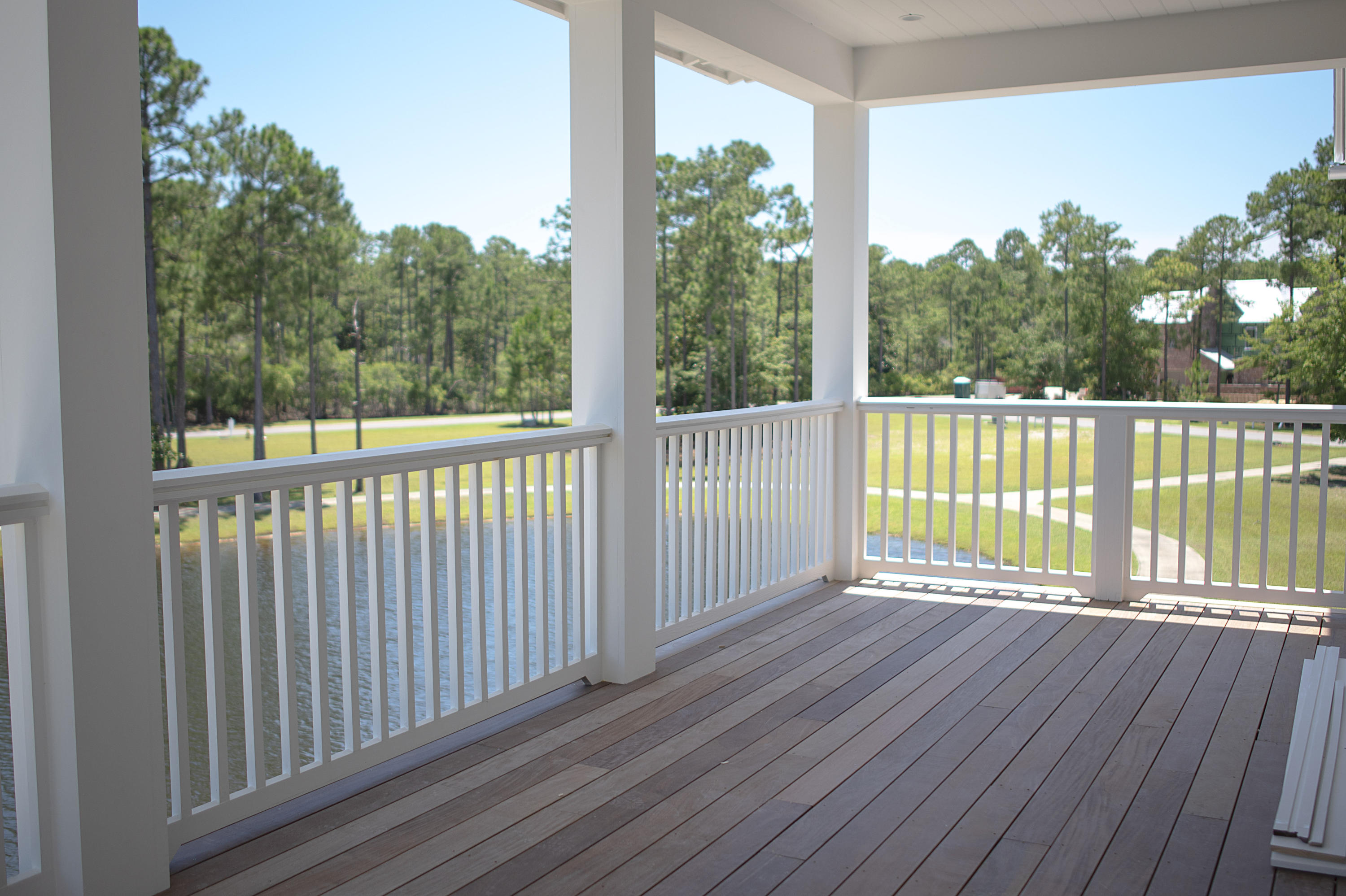 CHURCHILL OAKS - Residential