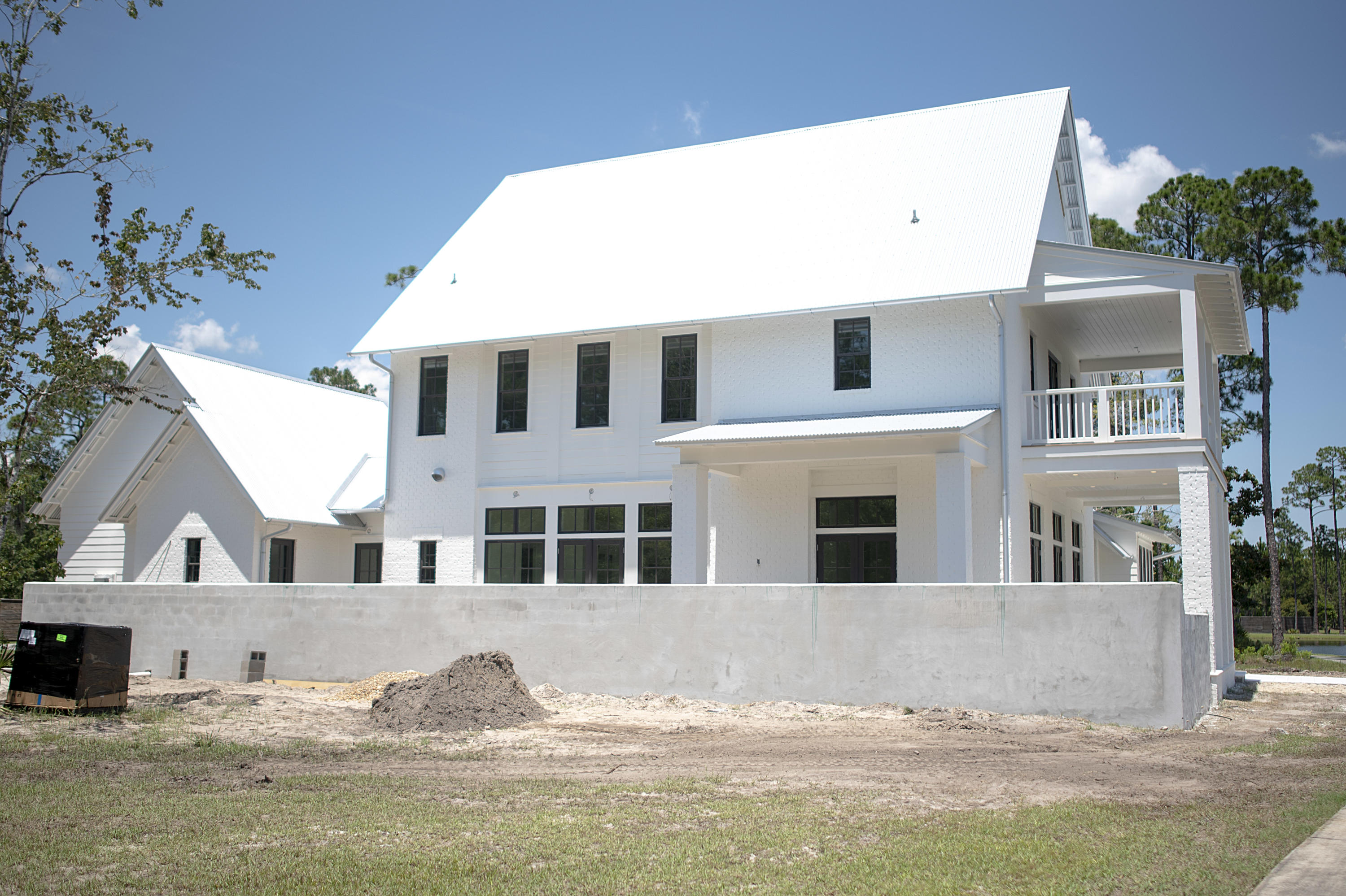 CHURCHILL OAKS - Residential