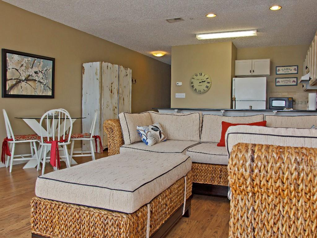 MARAVILLA CONDO 1 - Residential