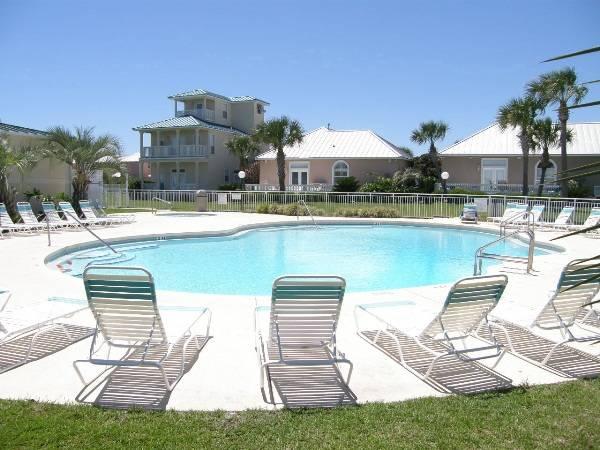 MARAVILLA CONDO 1 - Residential