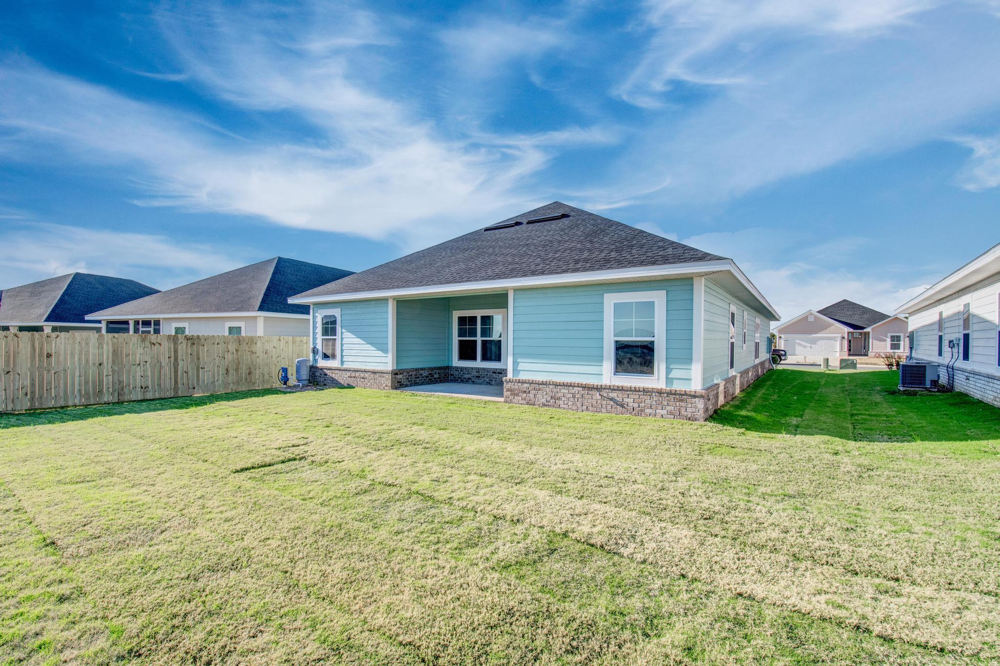 THE BLUFFS AT LAFAYETTE - Residential