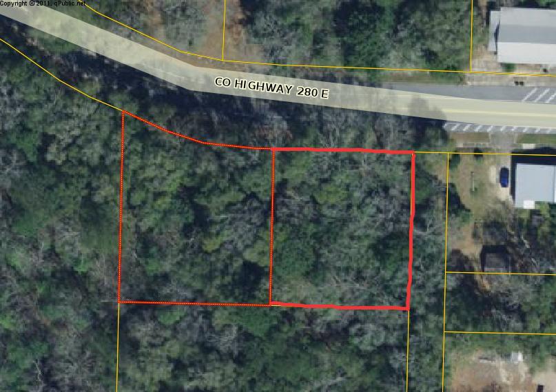1 acre total consisting of two separate lots, within walking distance to Lake Defuniak. Perfect for a spec or custom home. Potential to split for multiple lots. Buyer to verify with city.