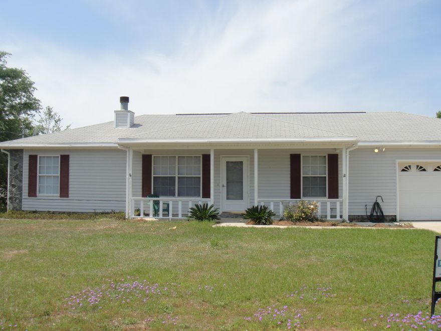 3BR/2BA home for rent in Navarre, Florida! Enjoy being located between Fort Walton Beach and Pensacola, convenient to major air force bases like Hurlburt Field as well as the beautiful Navarre beaches. This cute home is available unfurnished and comes with a formal dining room, nice fireplace and large kitchen with accompanying bonus room. It also has a wonderful, large fenced backyard which is great for your family pets. This rental is pet-friendly pending owner approval and deposit.